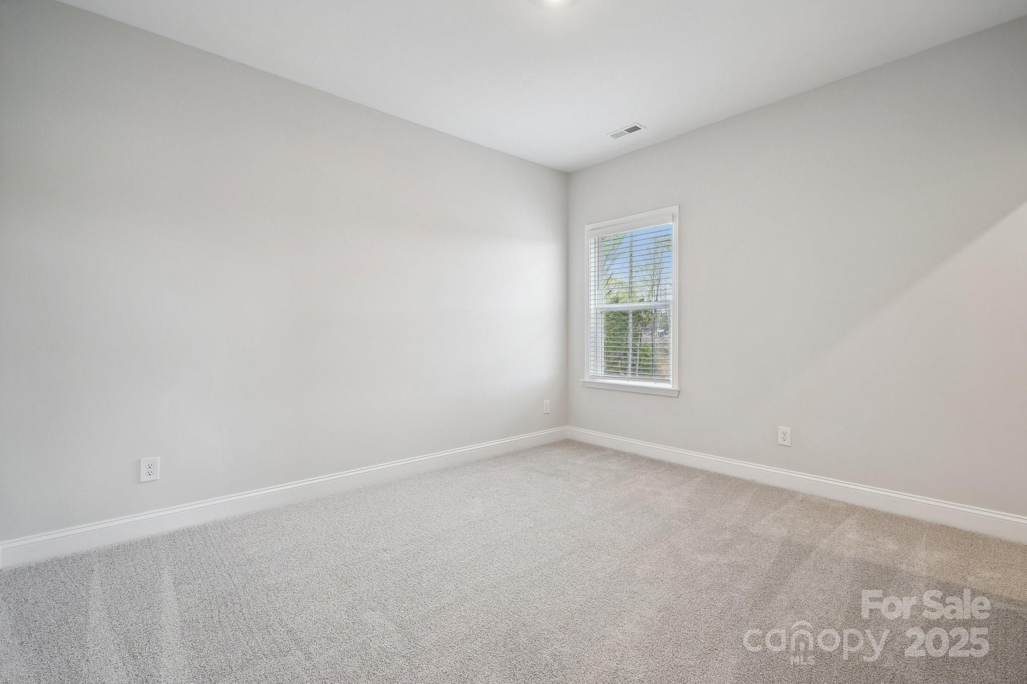 5085 Duval Circle — Tega Cay