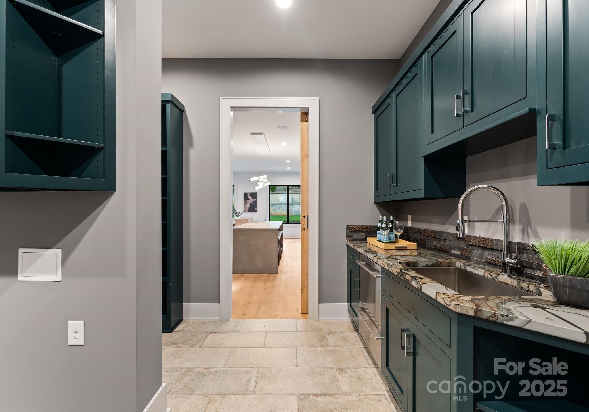 3416 Windsor Drive — Charlotte
