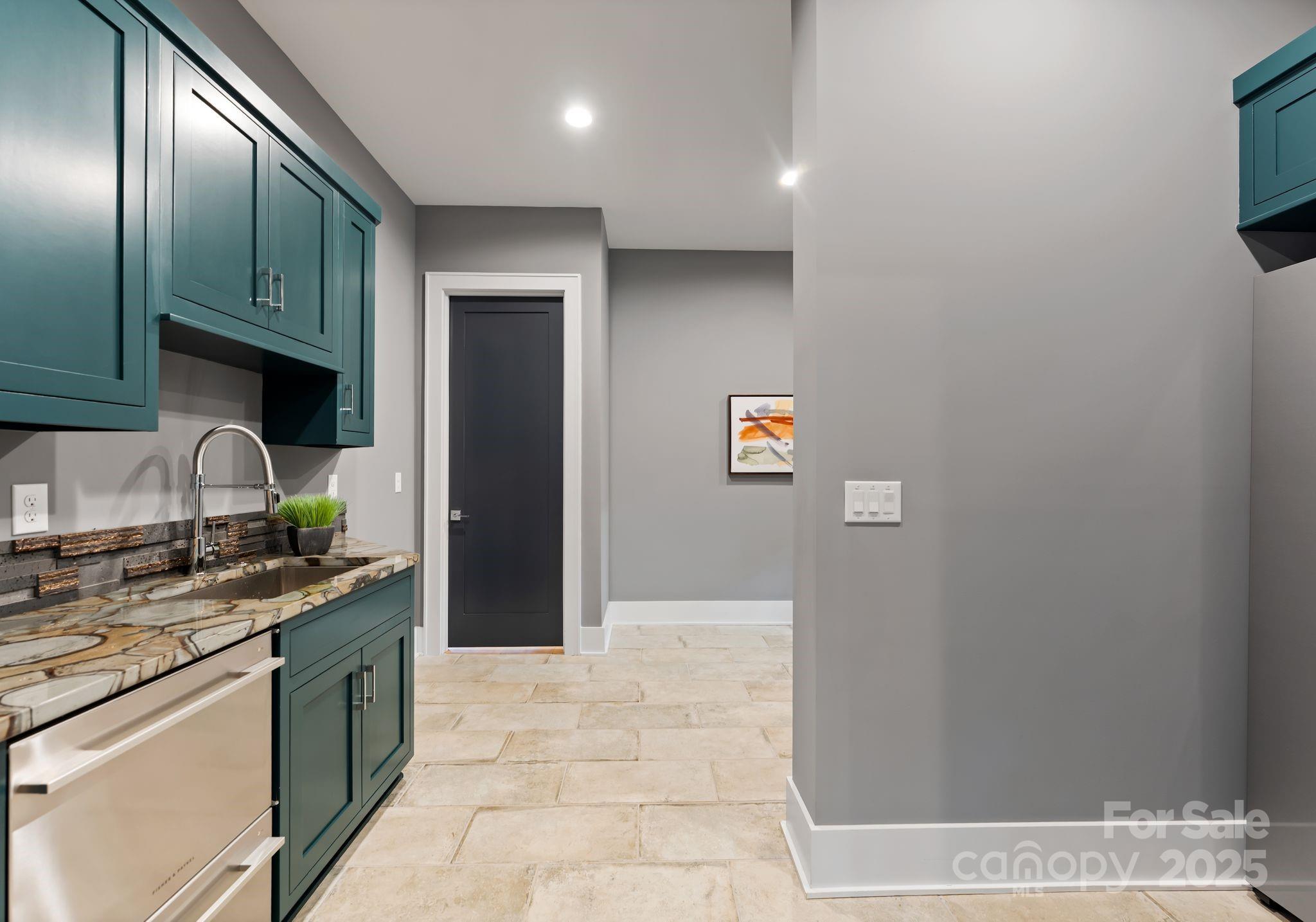 3416 Windsor Drive — Charlotte