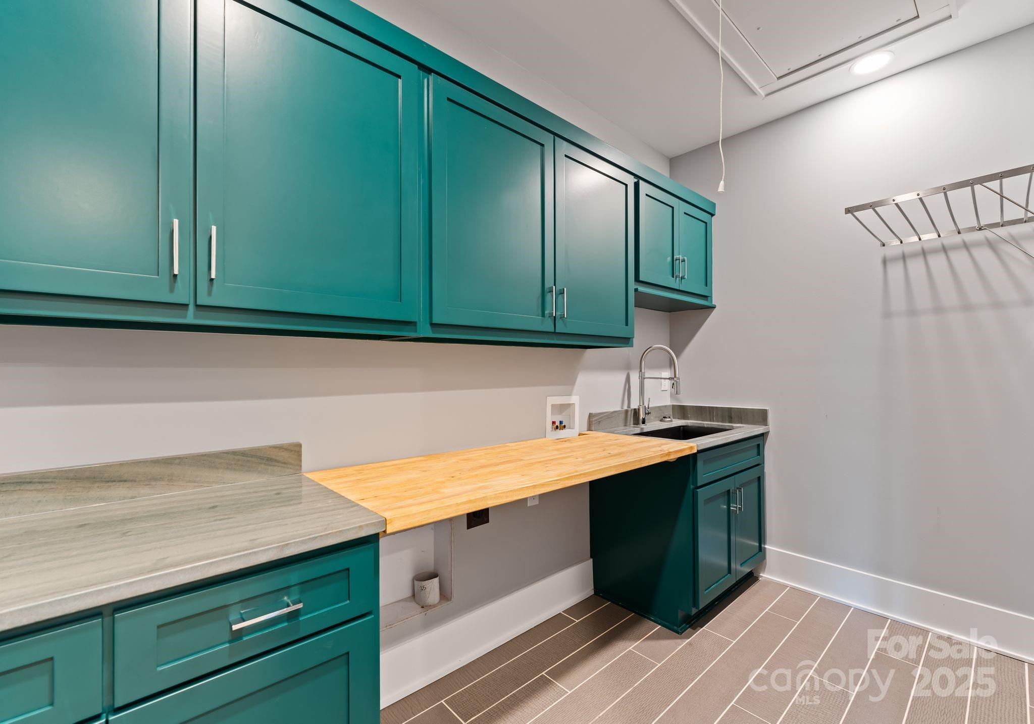 3416 Windsor Drive — Charlotte