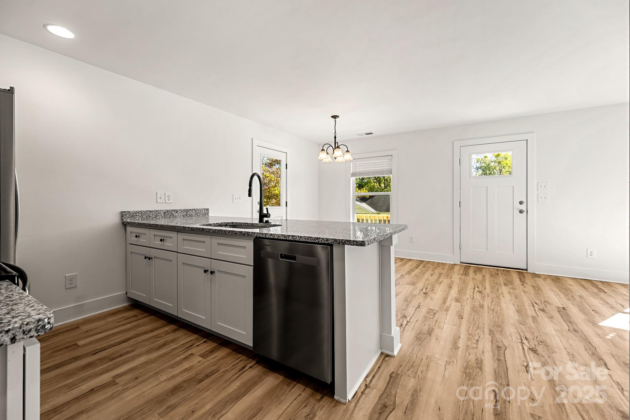 517 W Pine Street — Maiden