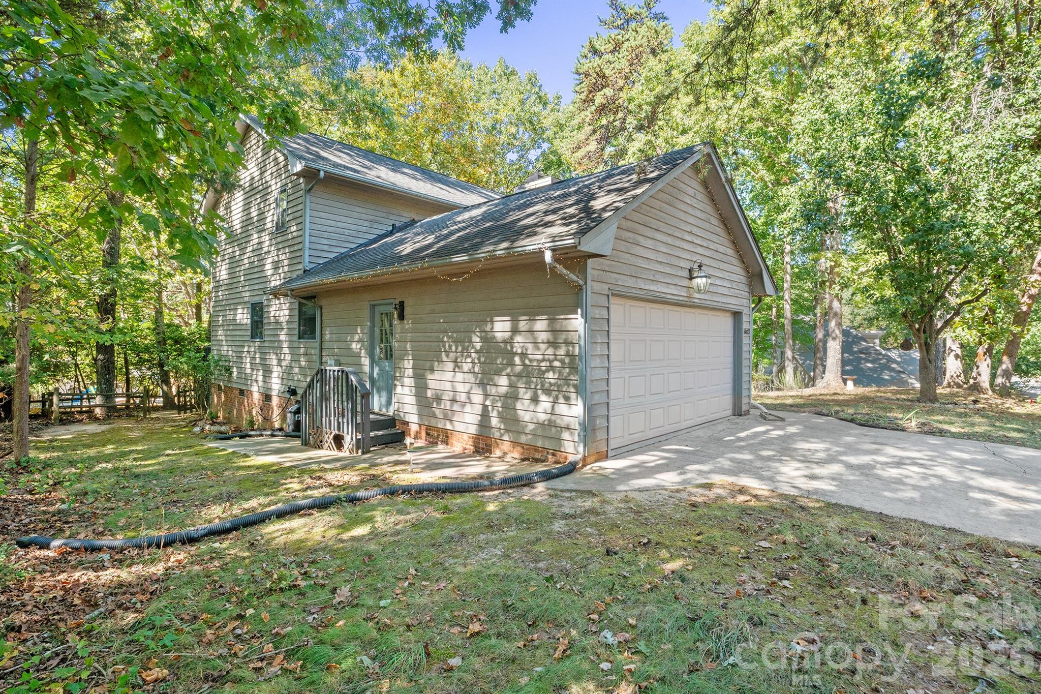 16003 Molokai Drive — Tega Cay
