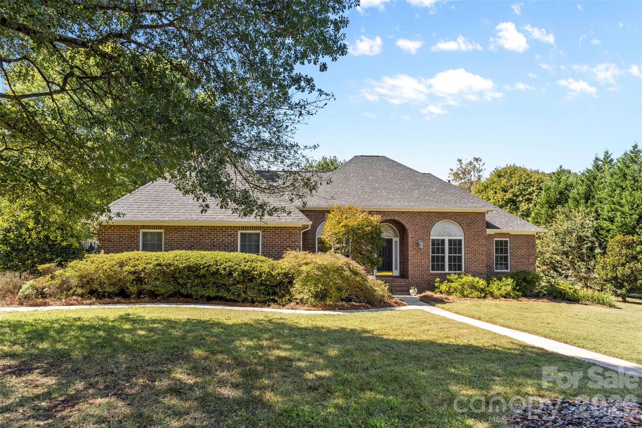 1337 Braeburn Road NW — Concord