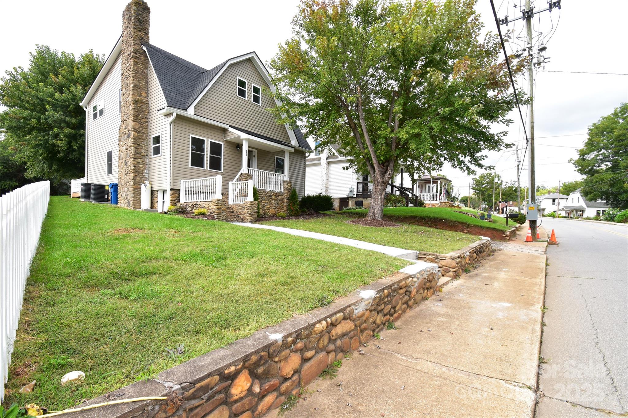 223 N Main Street — Canton