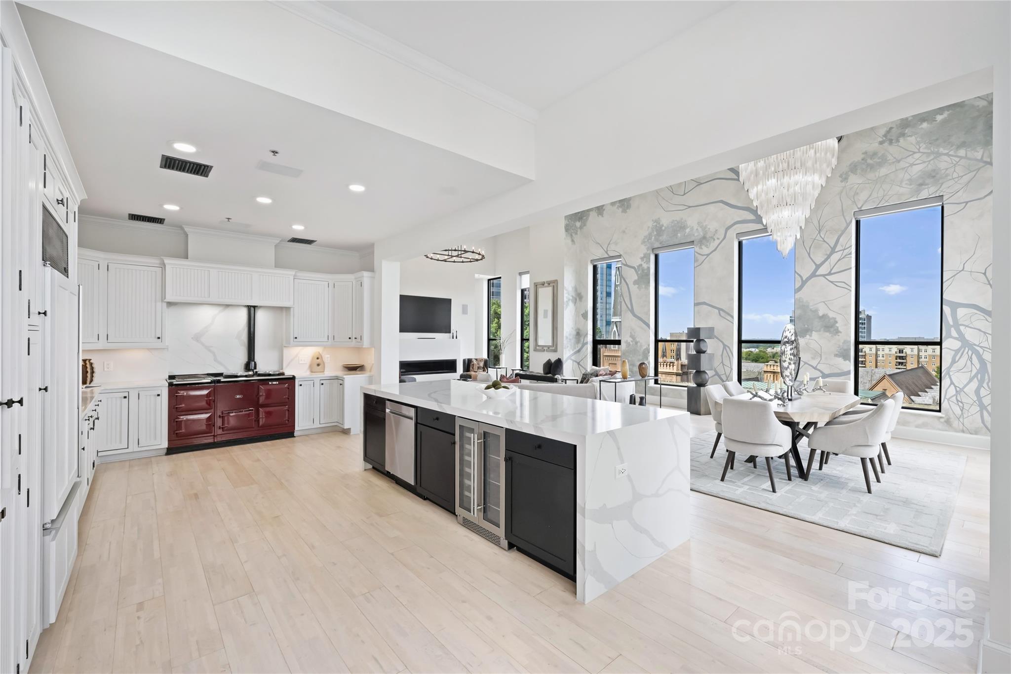 127 N Tryon Street #615 — Charlotte