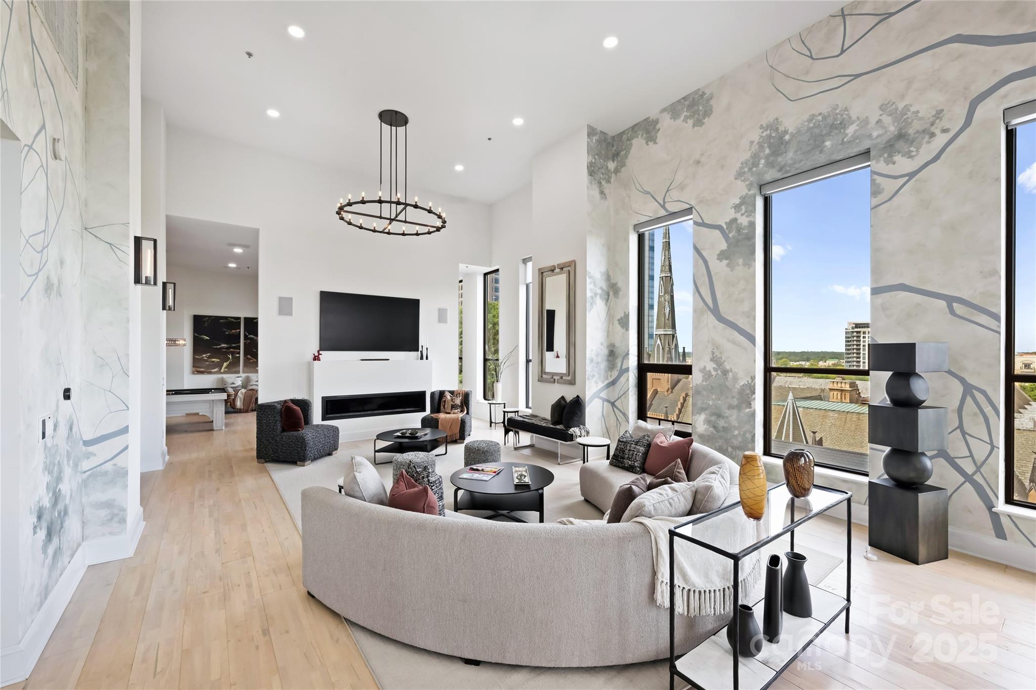 127 N Tryon Street #615 — Charlotte