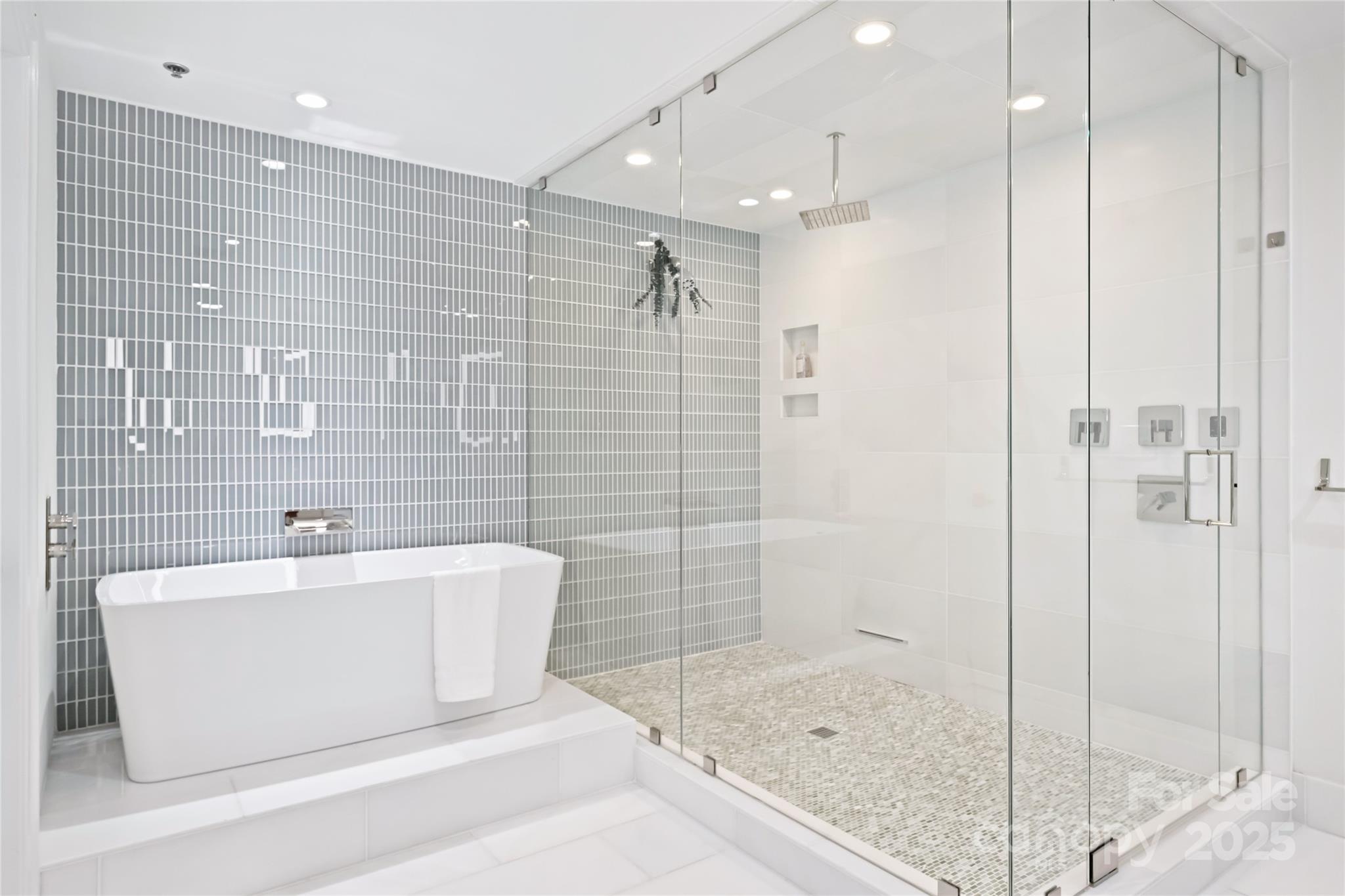 127 N Tryon Street #615 — Charlotte
