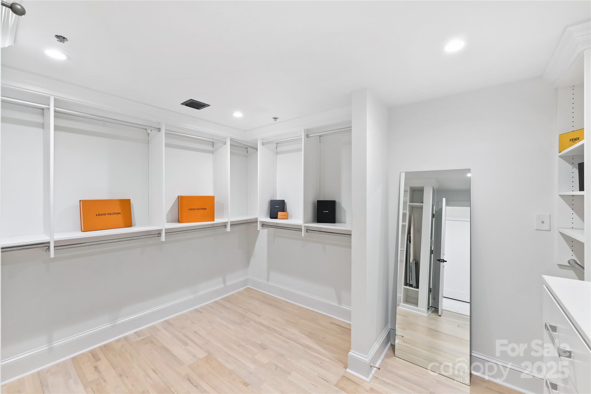127 N Tryon Street #615 — Charlotte