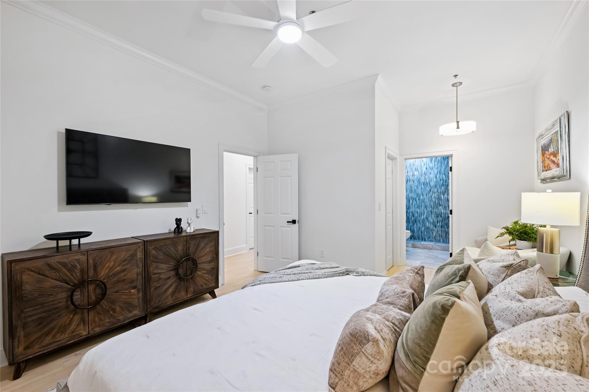 127 N Tryon Street #615 — Charlotte