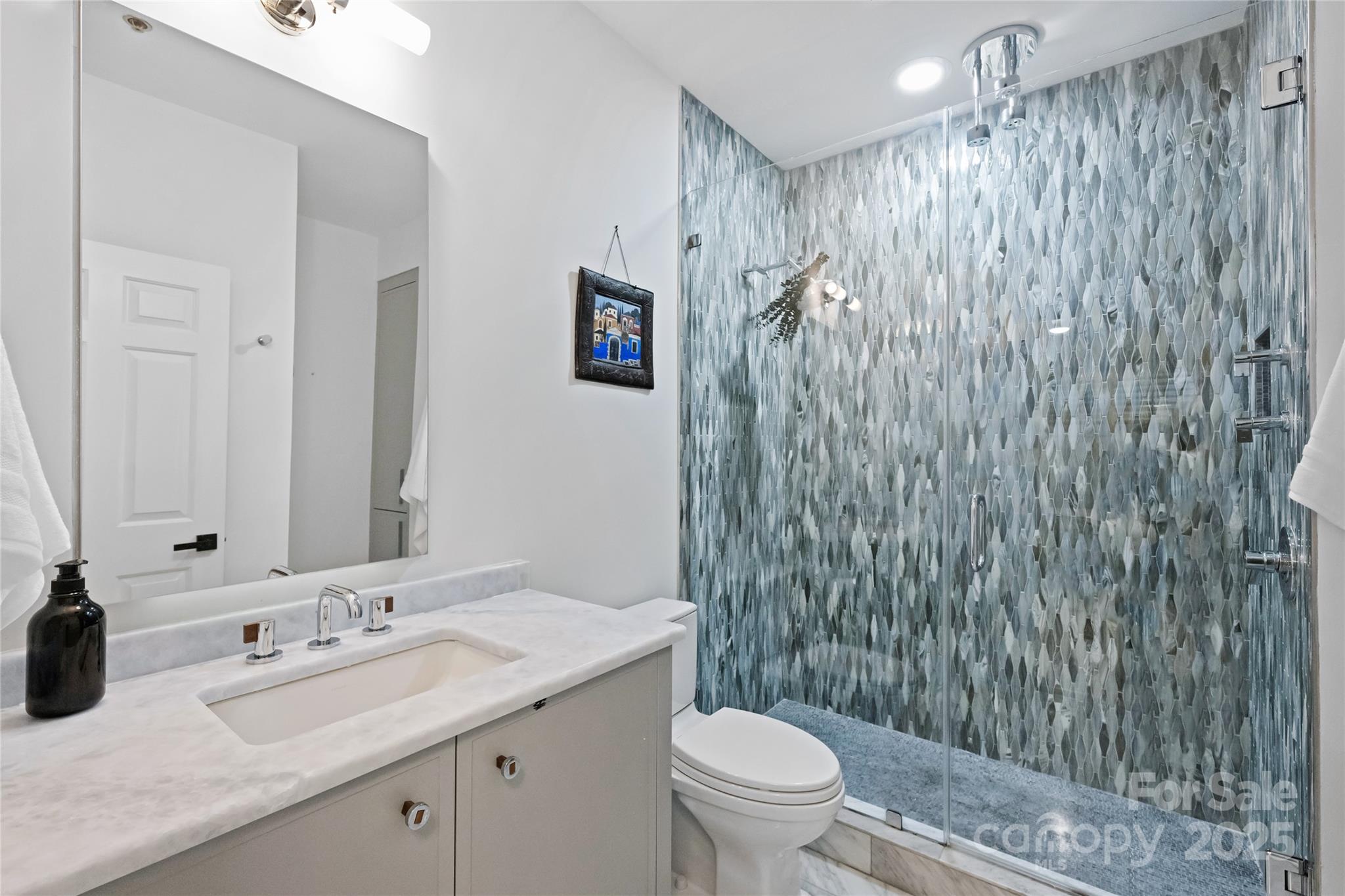 127 N Tryon Street #615 — Charlotte