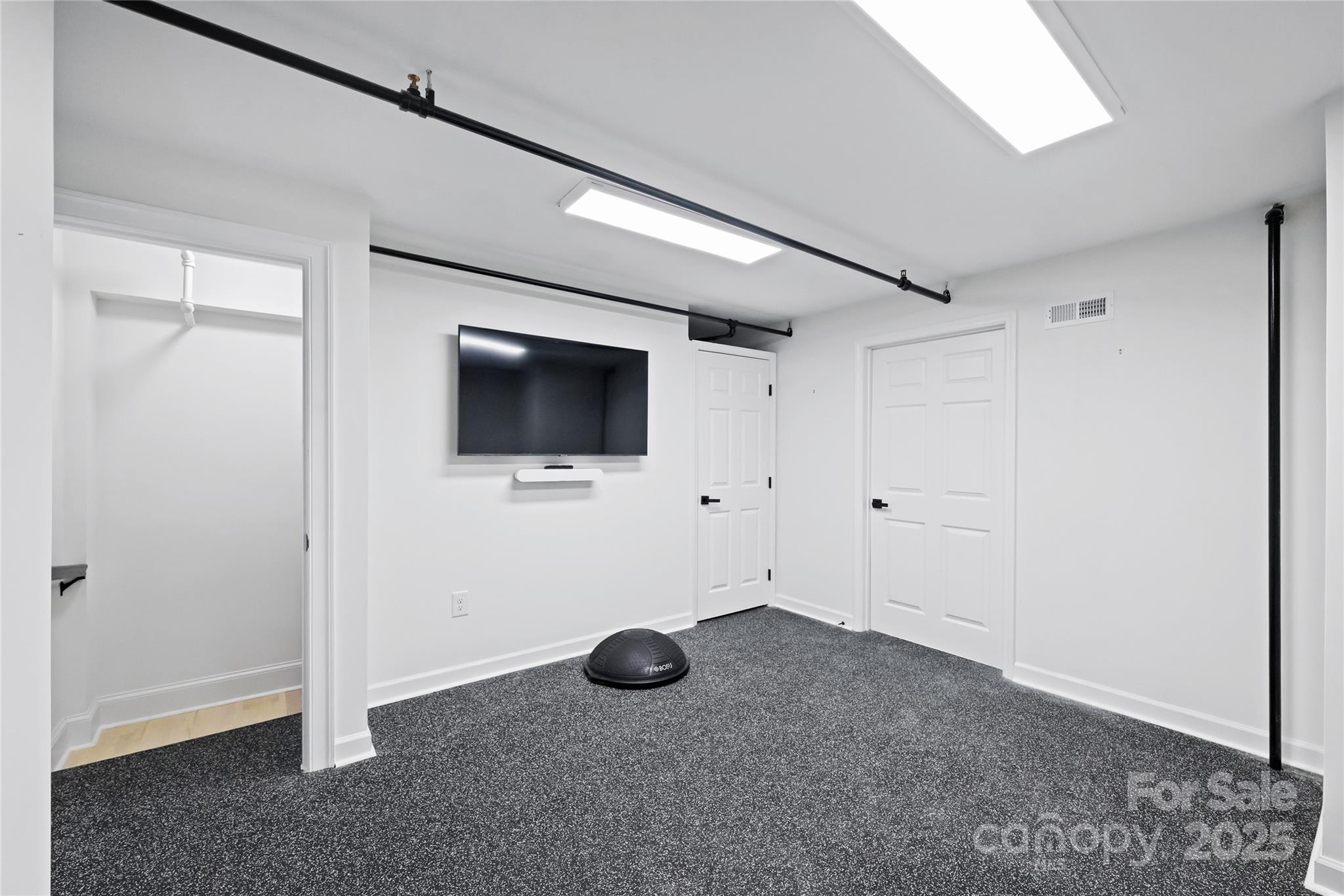 127 N Tryon Street #615 — Charlotte