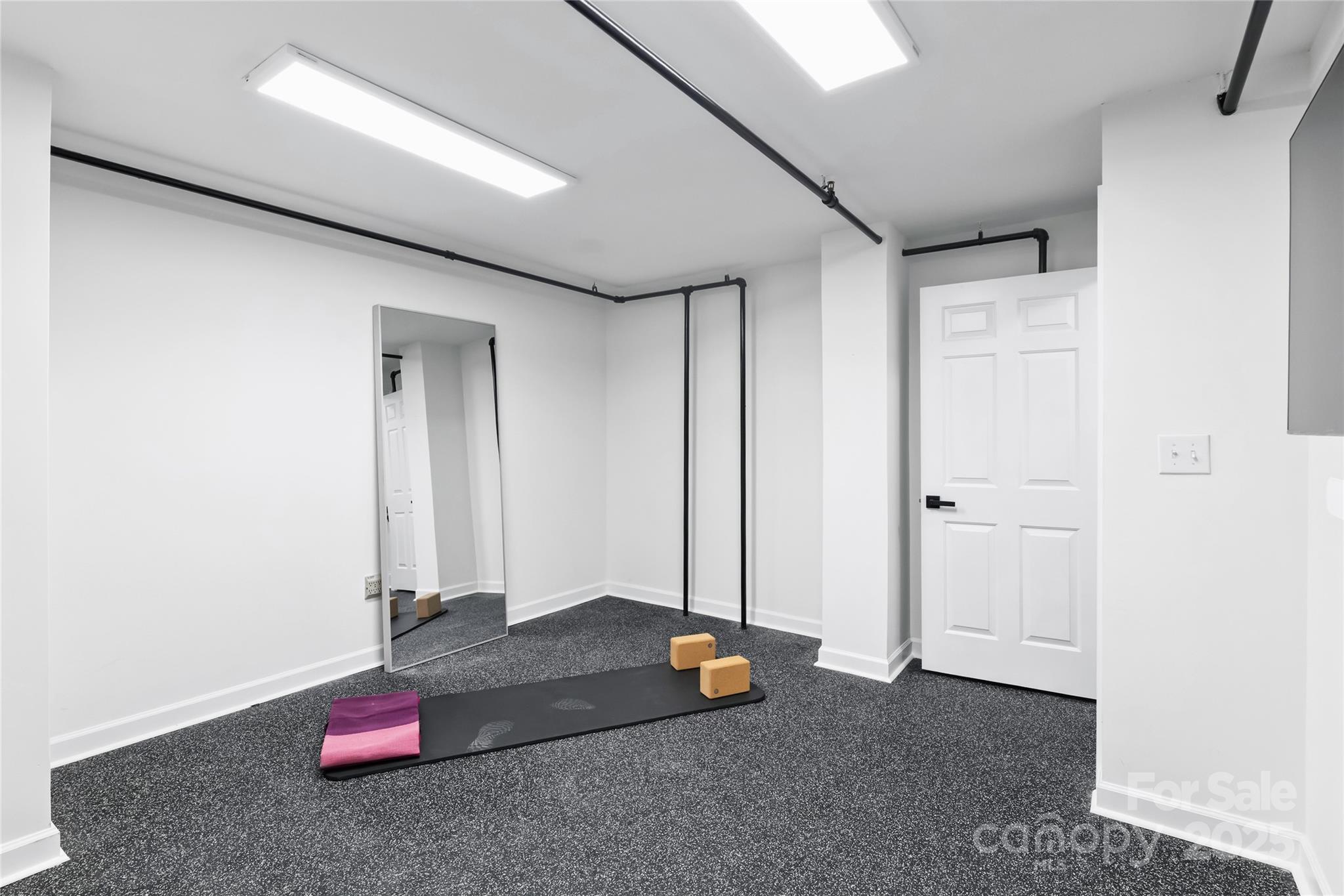 127 N Tryon Street #615 — Charlotte