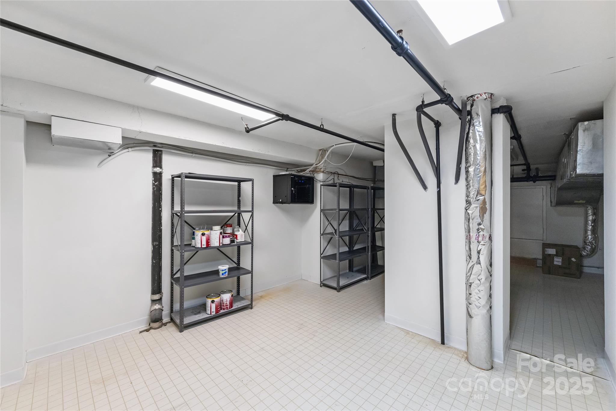 127 N Tryon Street #615 — Charlotte