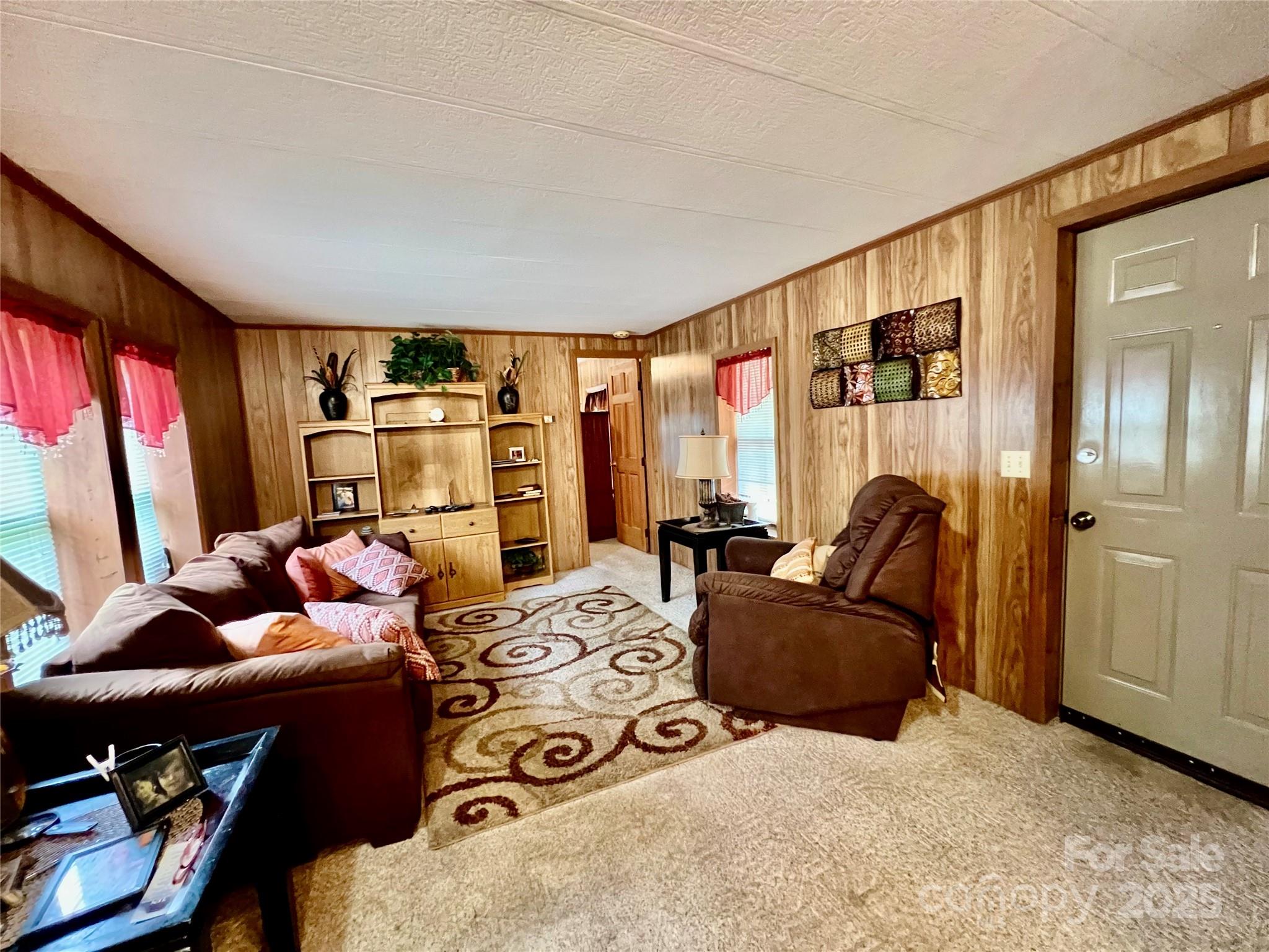 572 Mosteller Drive — Lancaster