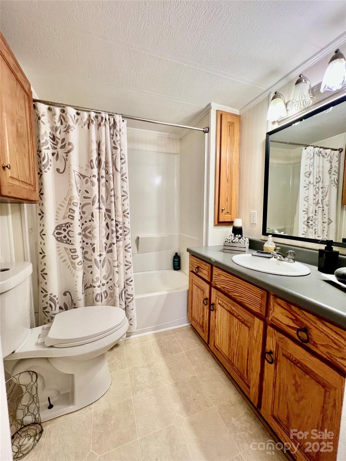 572 Mosteller Drive — Lancaster