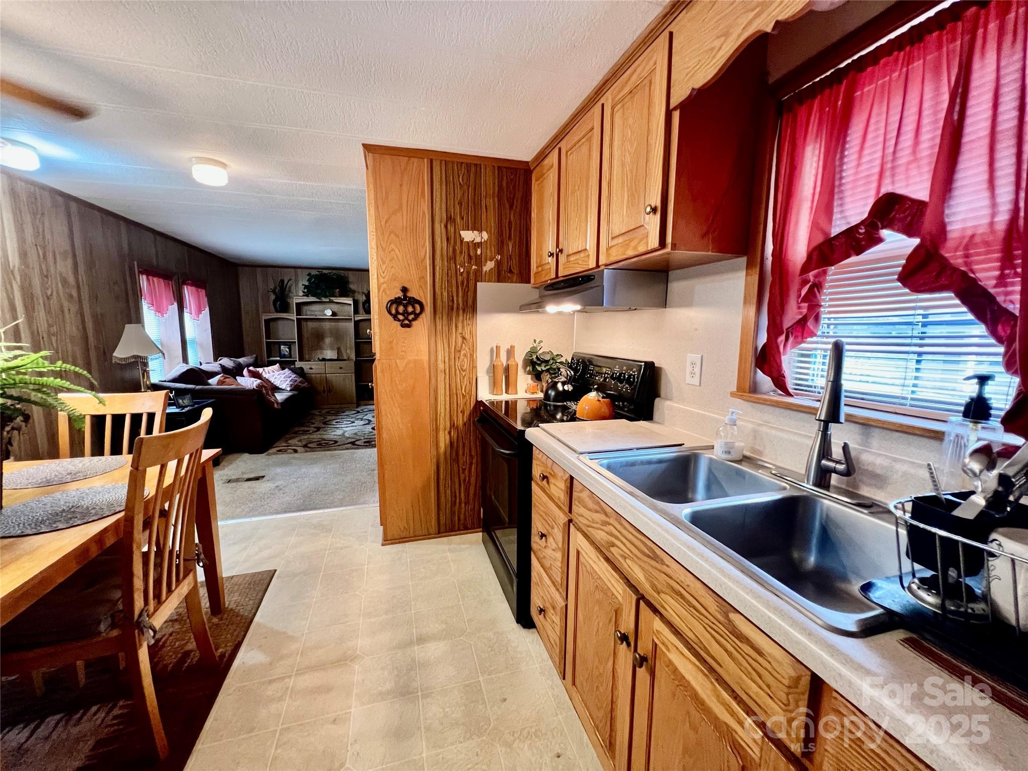 572 Mosteller Drive — Lancaster