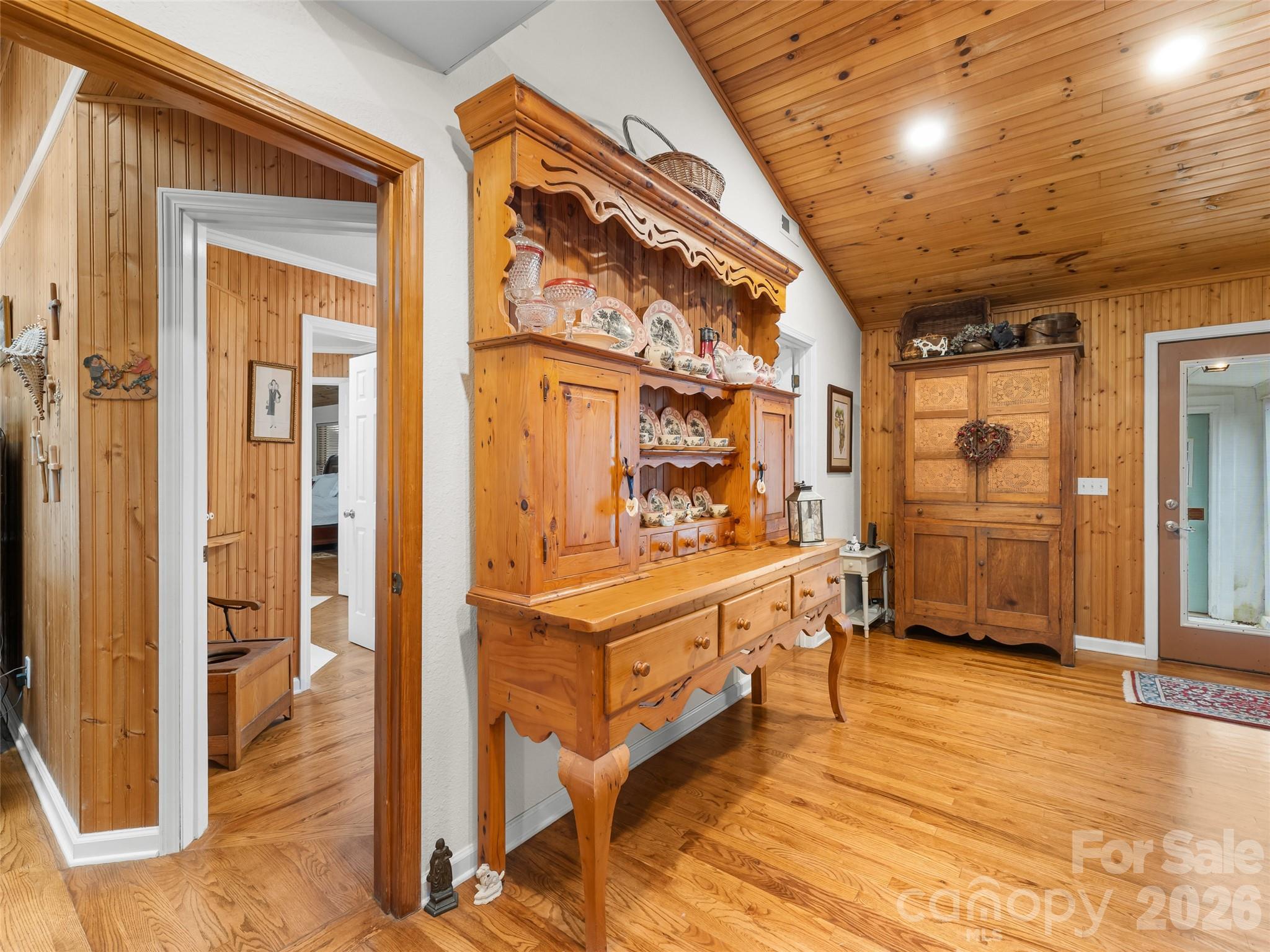 645 W Fork Creek Road — Saluda