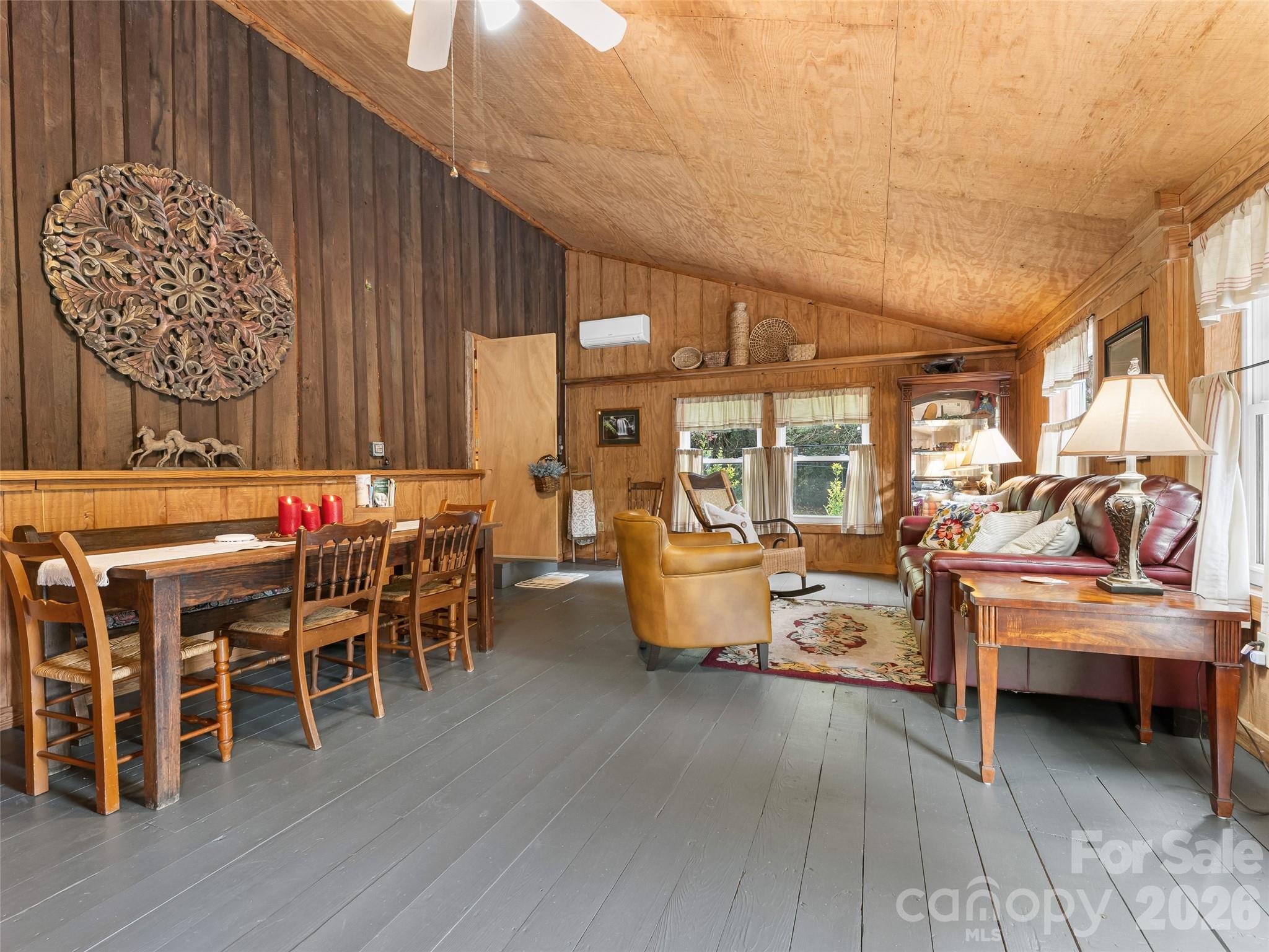 645 W Fork Creek Road — Saluda