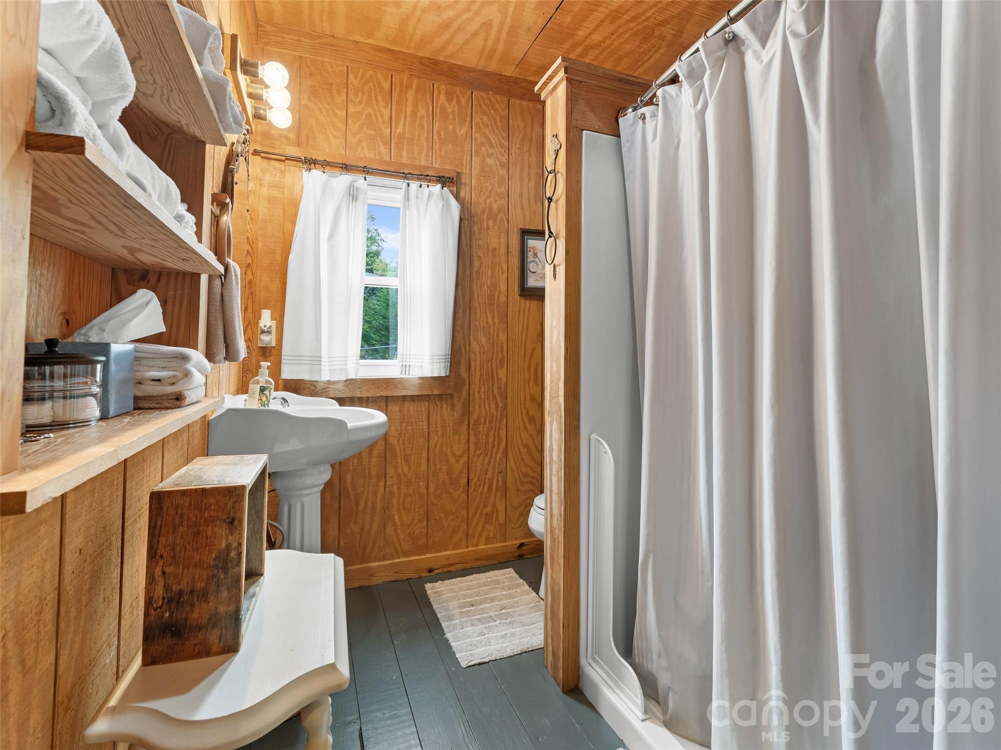 645 W Fork Creek Road — Saluda