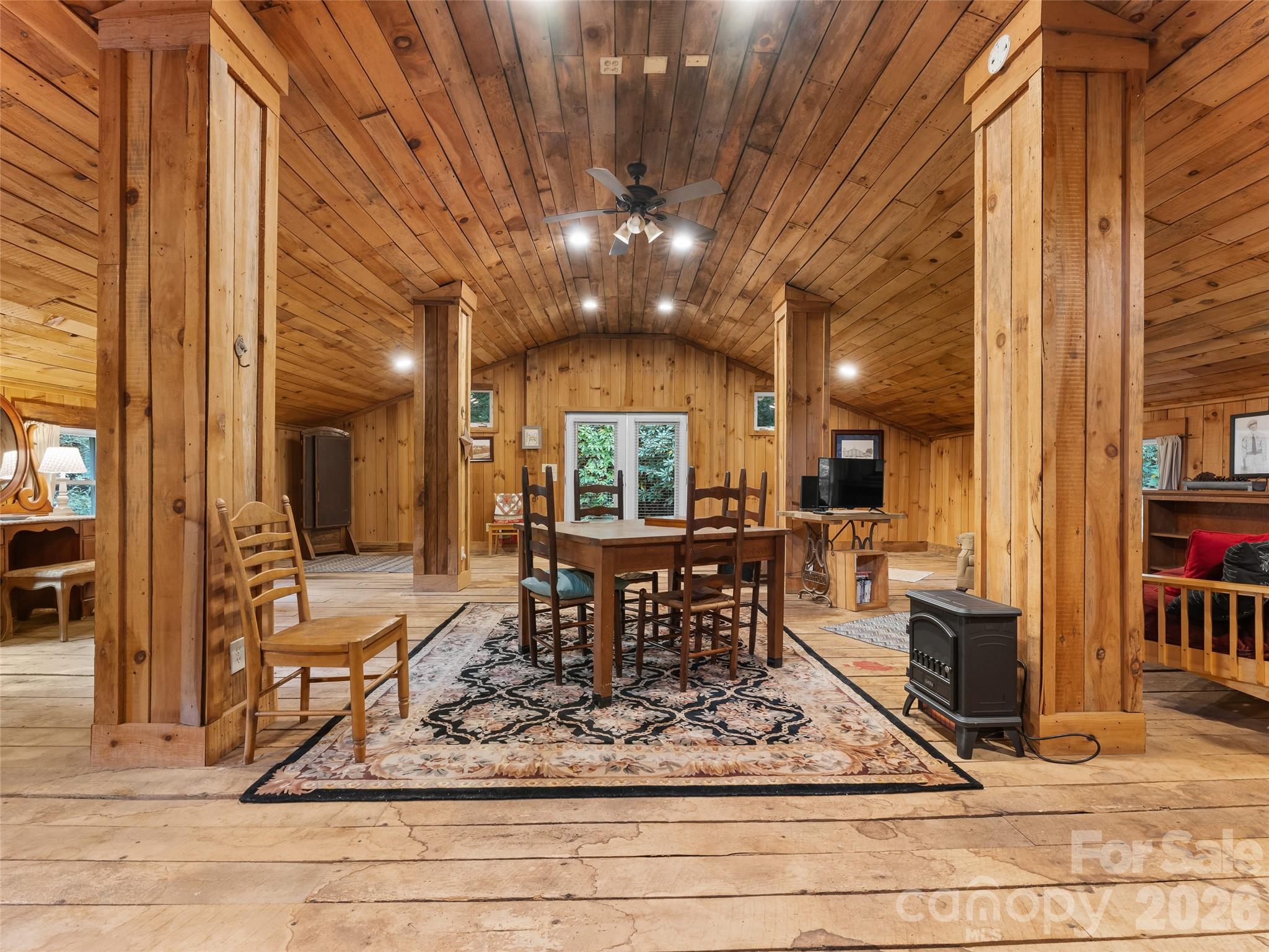 645 W Fork Creek Road — Saluda