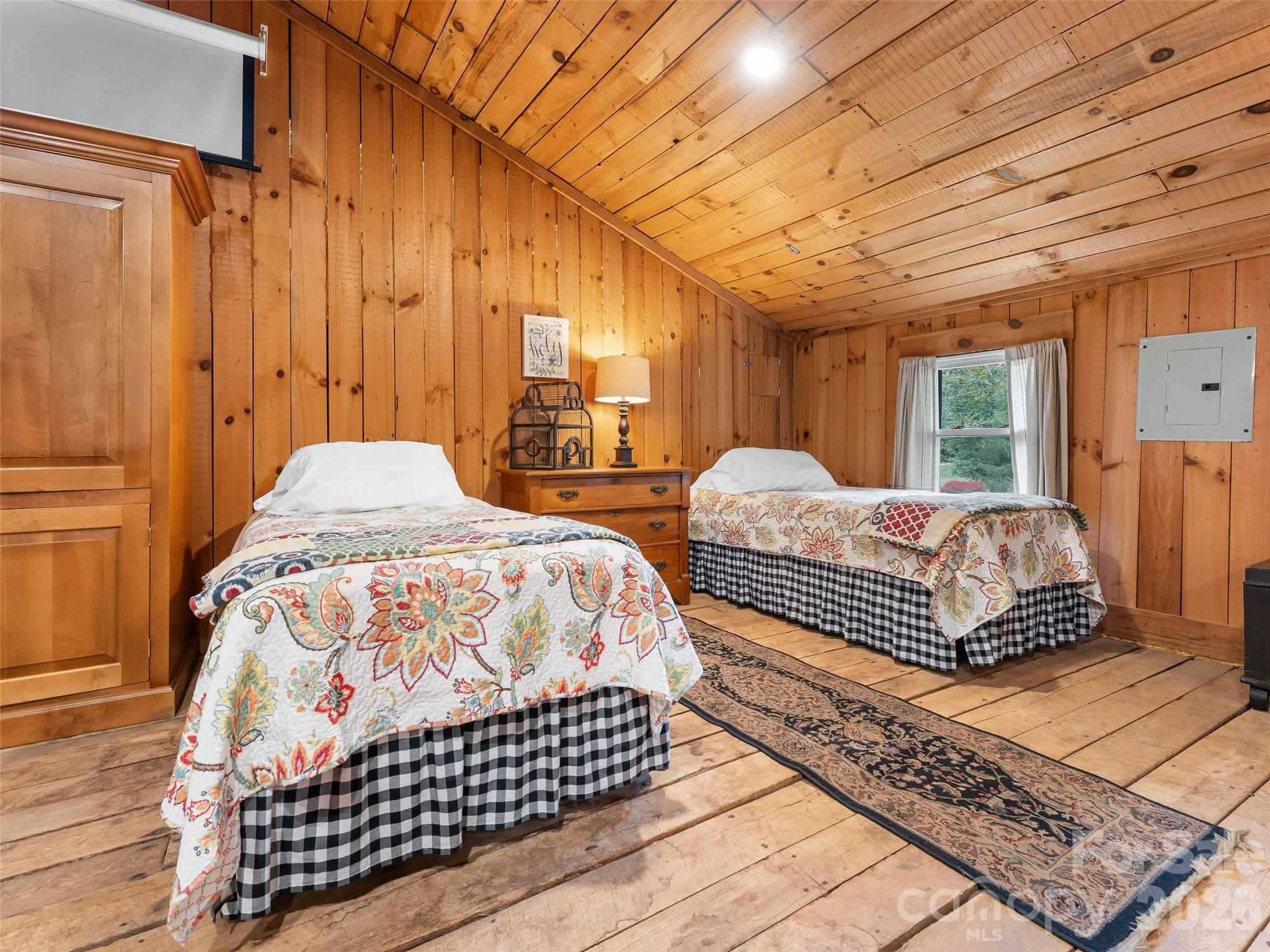 645 W Fork Creek Road — Saluda