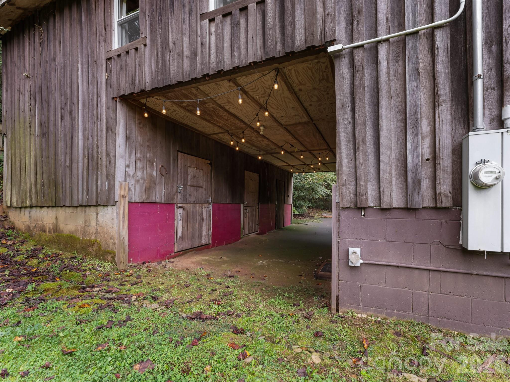 645 W Fork Creek Road — Saluda