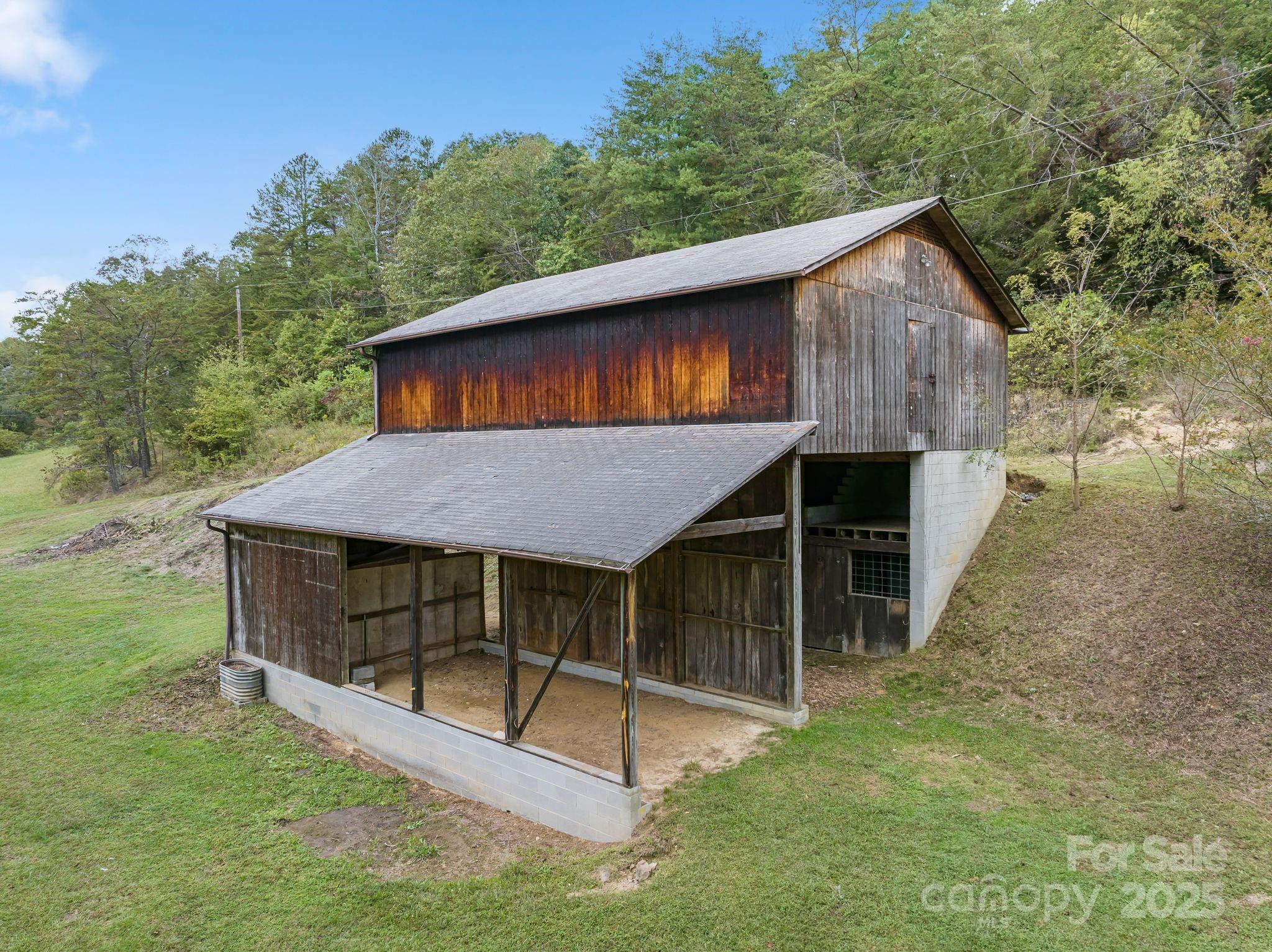 25 Mezzo Cove — Asheville