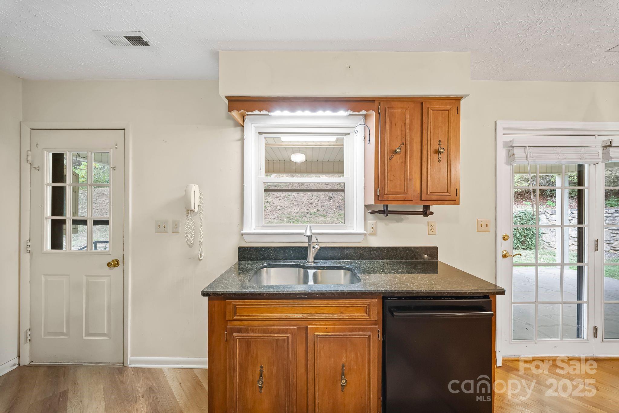 25 Mezzo Cove — Asheville