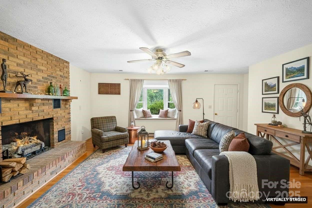 25 Mezzo Cove — Asheville