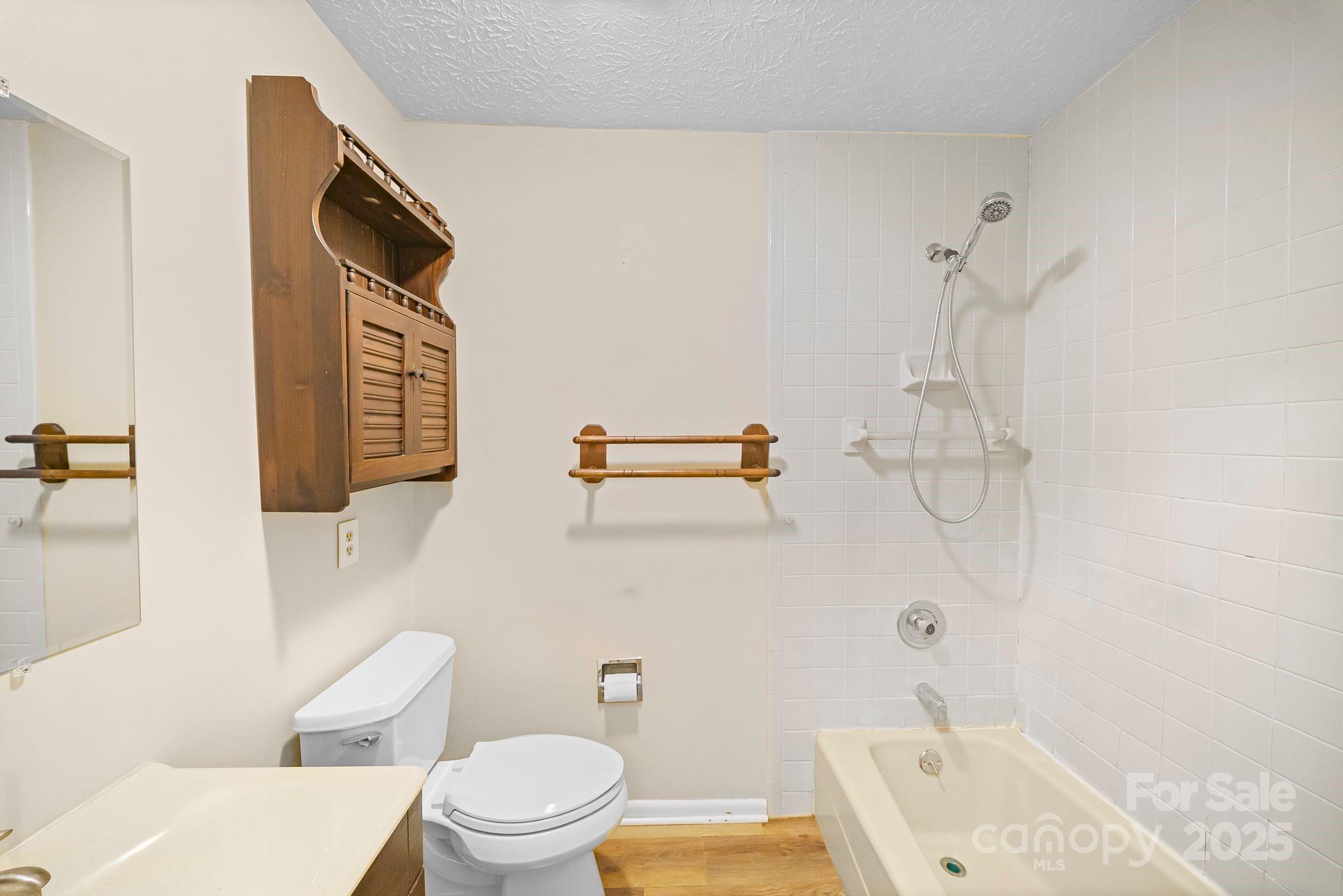 25 Mezzo Cove — Asheville