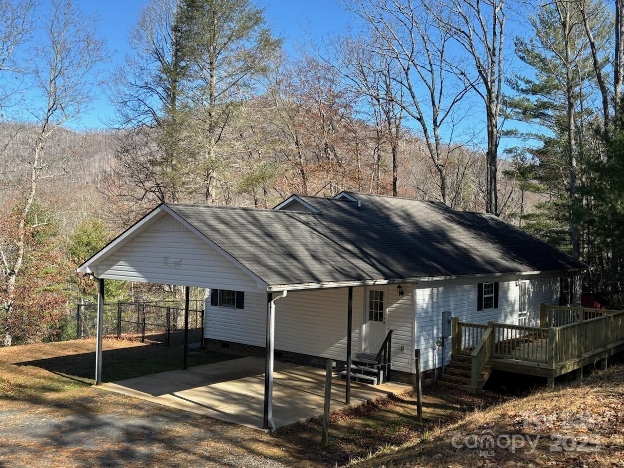 493 Spring Hill Road — Bakersville