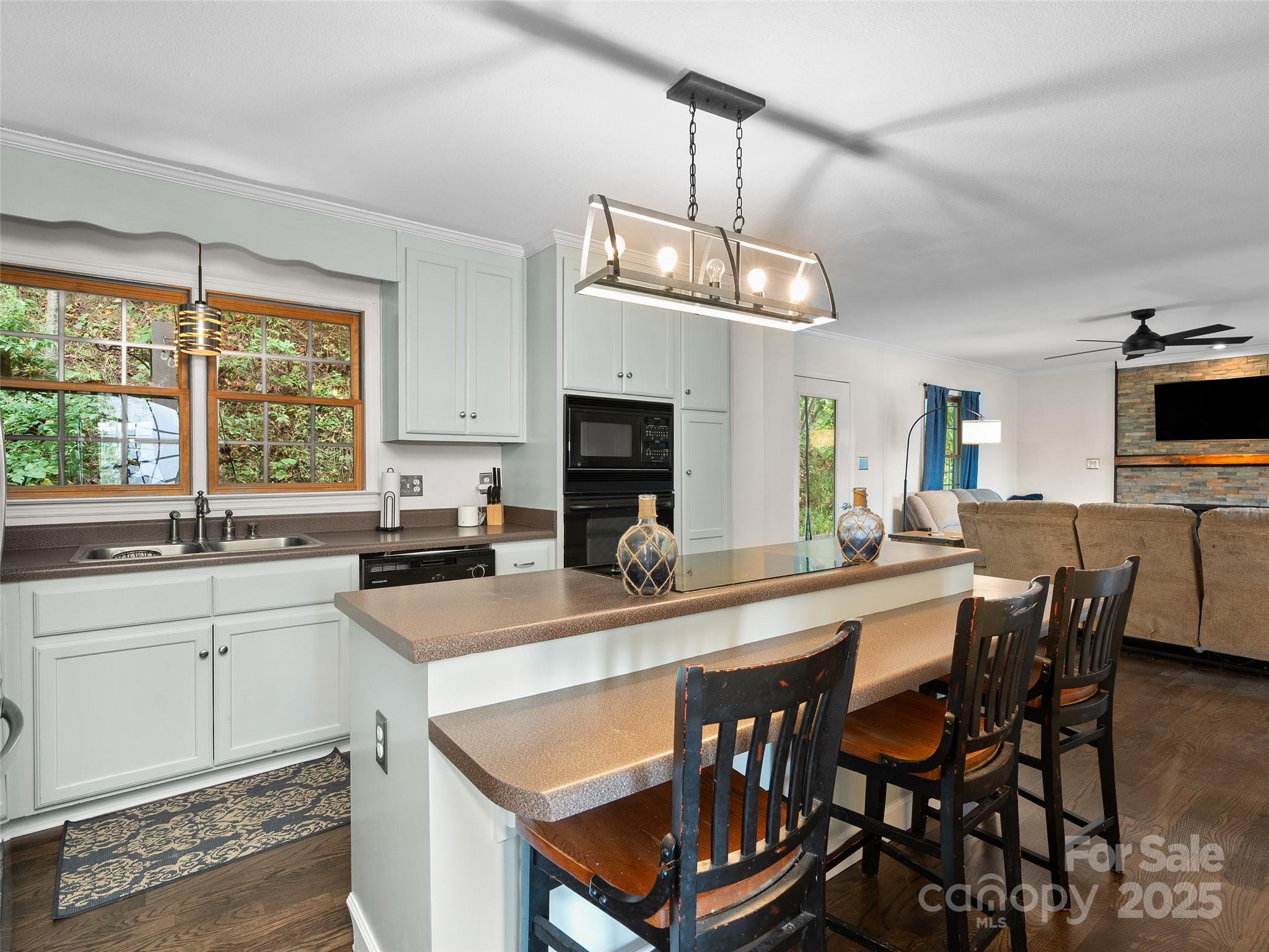 1231 Grandeur Heights — Clyde