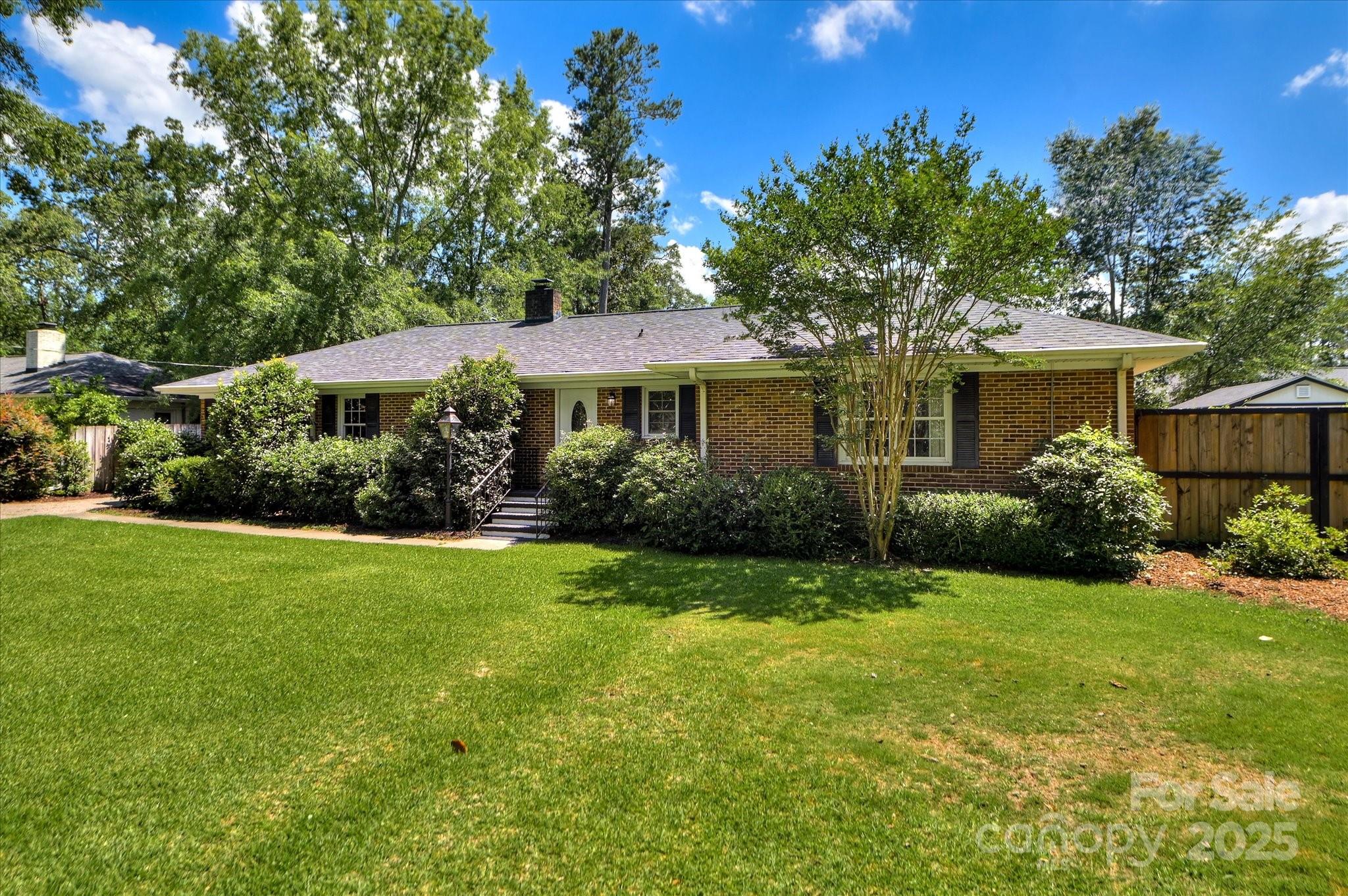 215 Barnard Avenue SE — Aiken