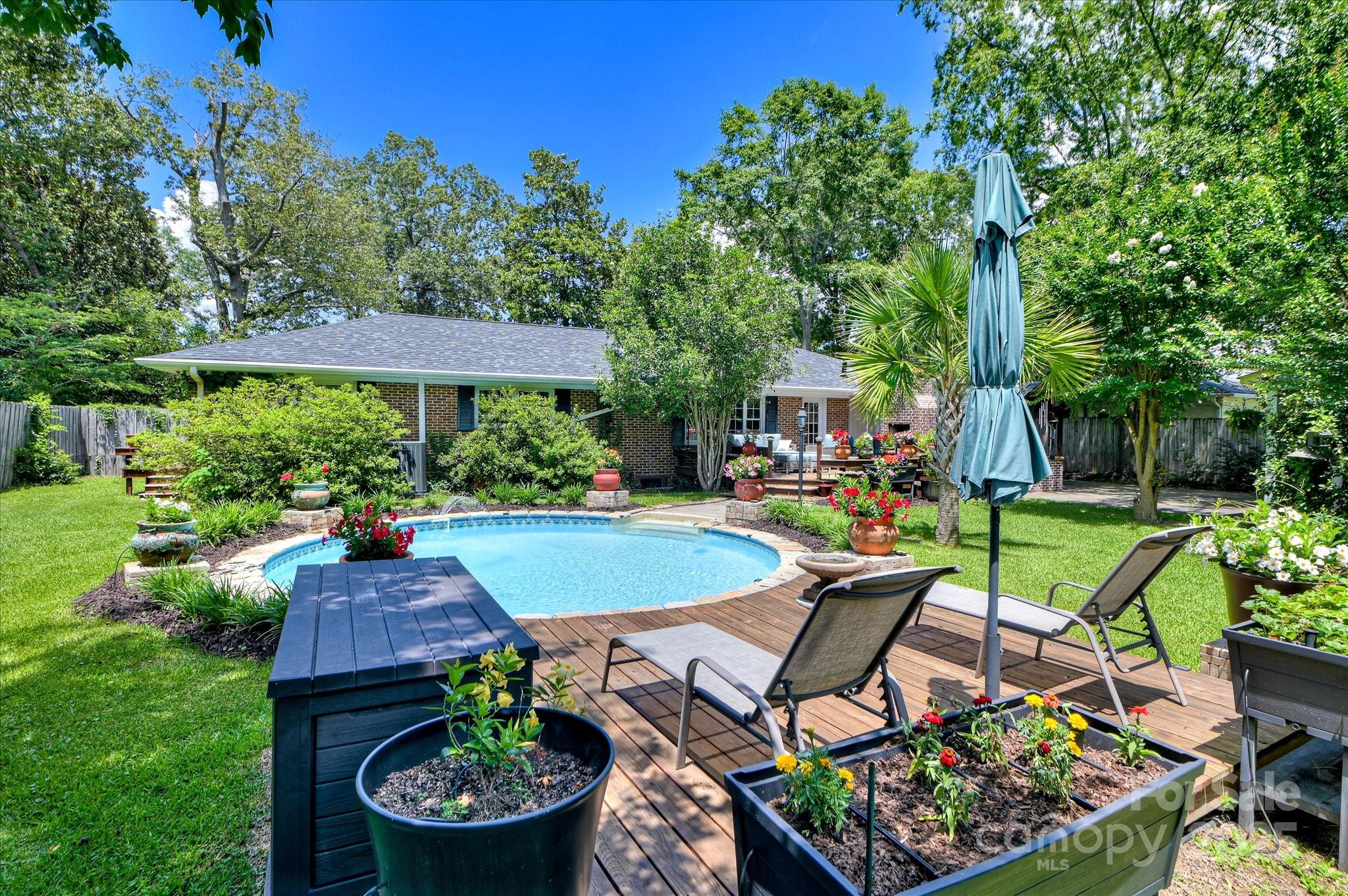 215 Barnard Avenue SE — Aiken