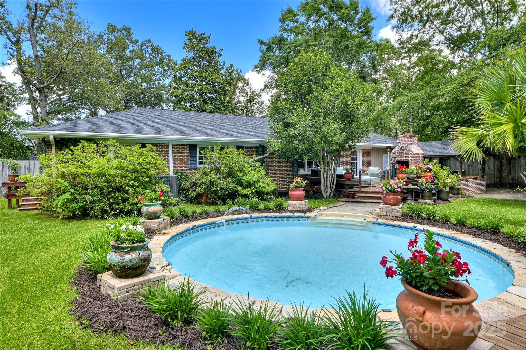 215 Barnard Avenue SE — Aiken