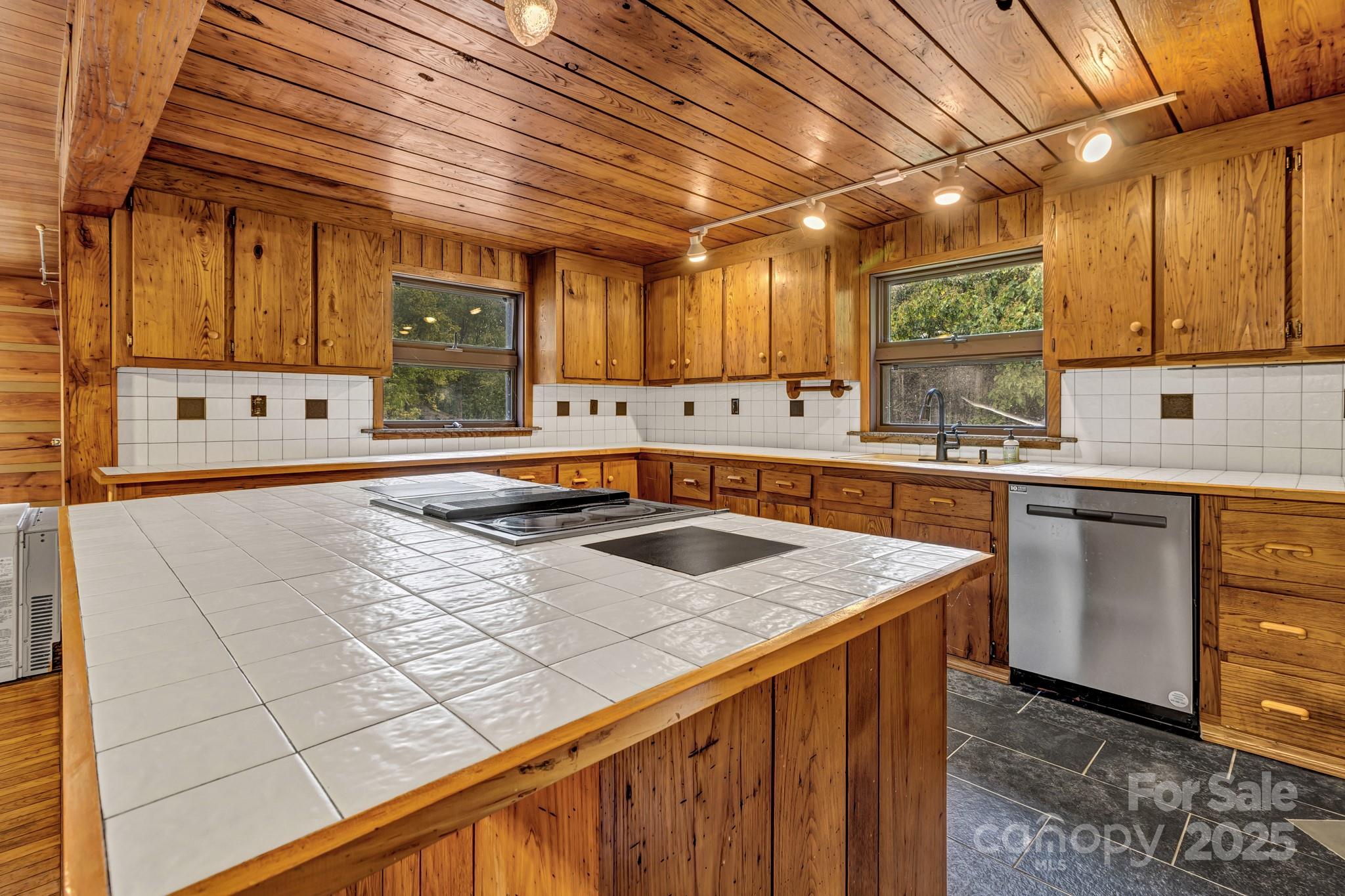 200 Dry Branch Road — Marshall
