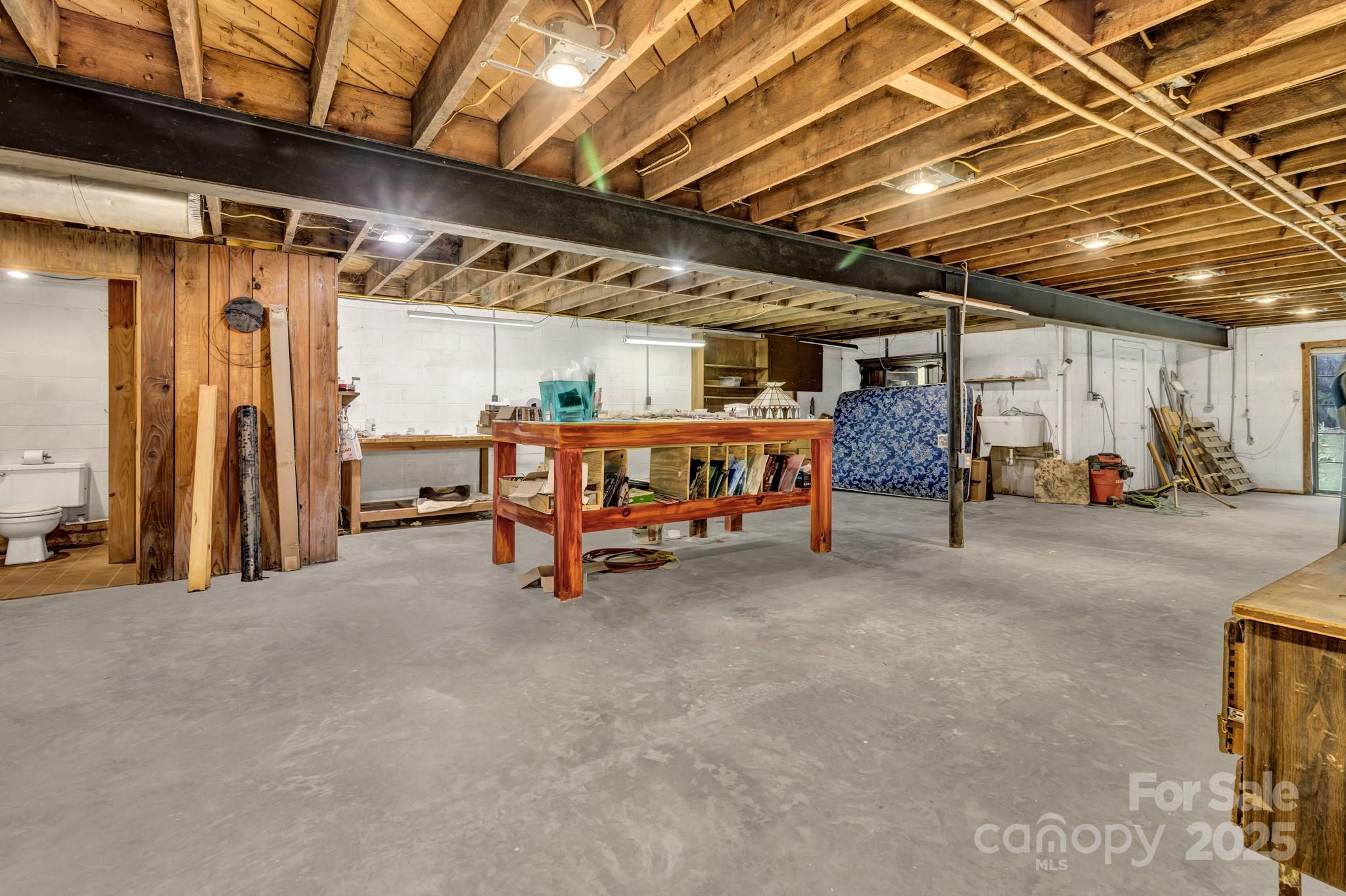 200 Dry Branch Road — Marshall