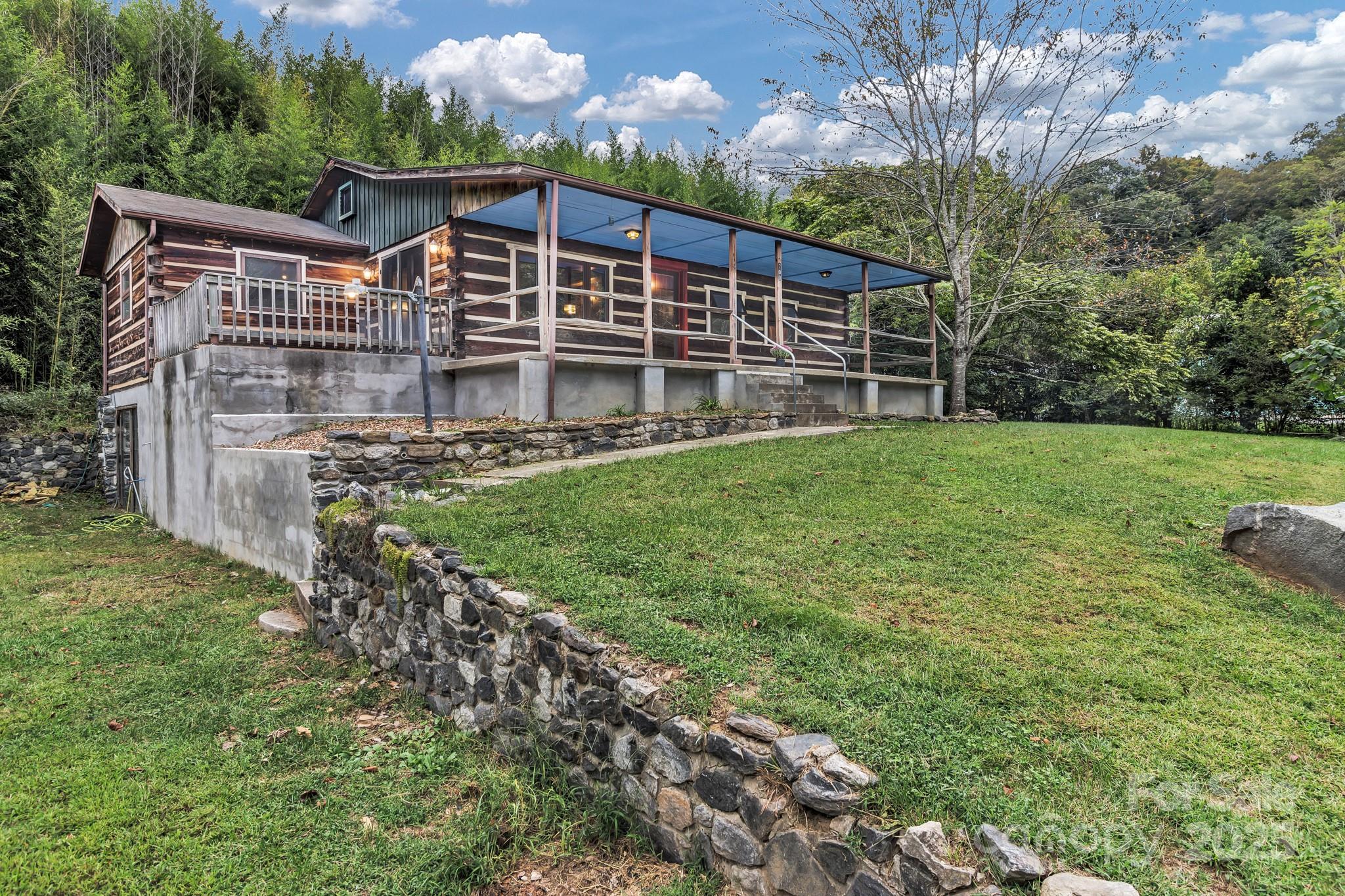200 Dry Branch Road — Marshall