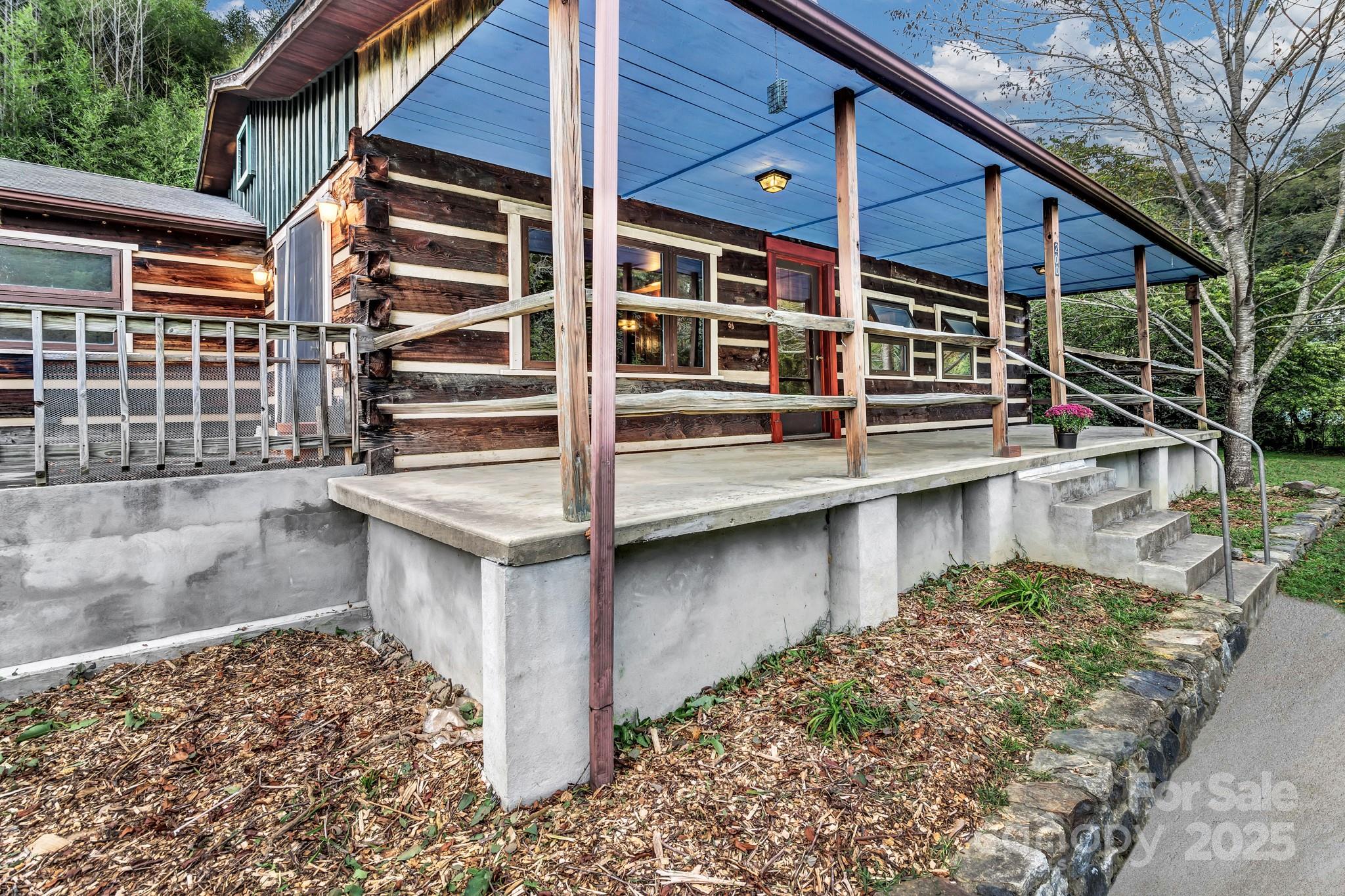200 Dry Branch Road — Marshall