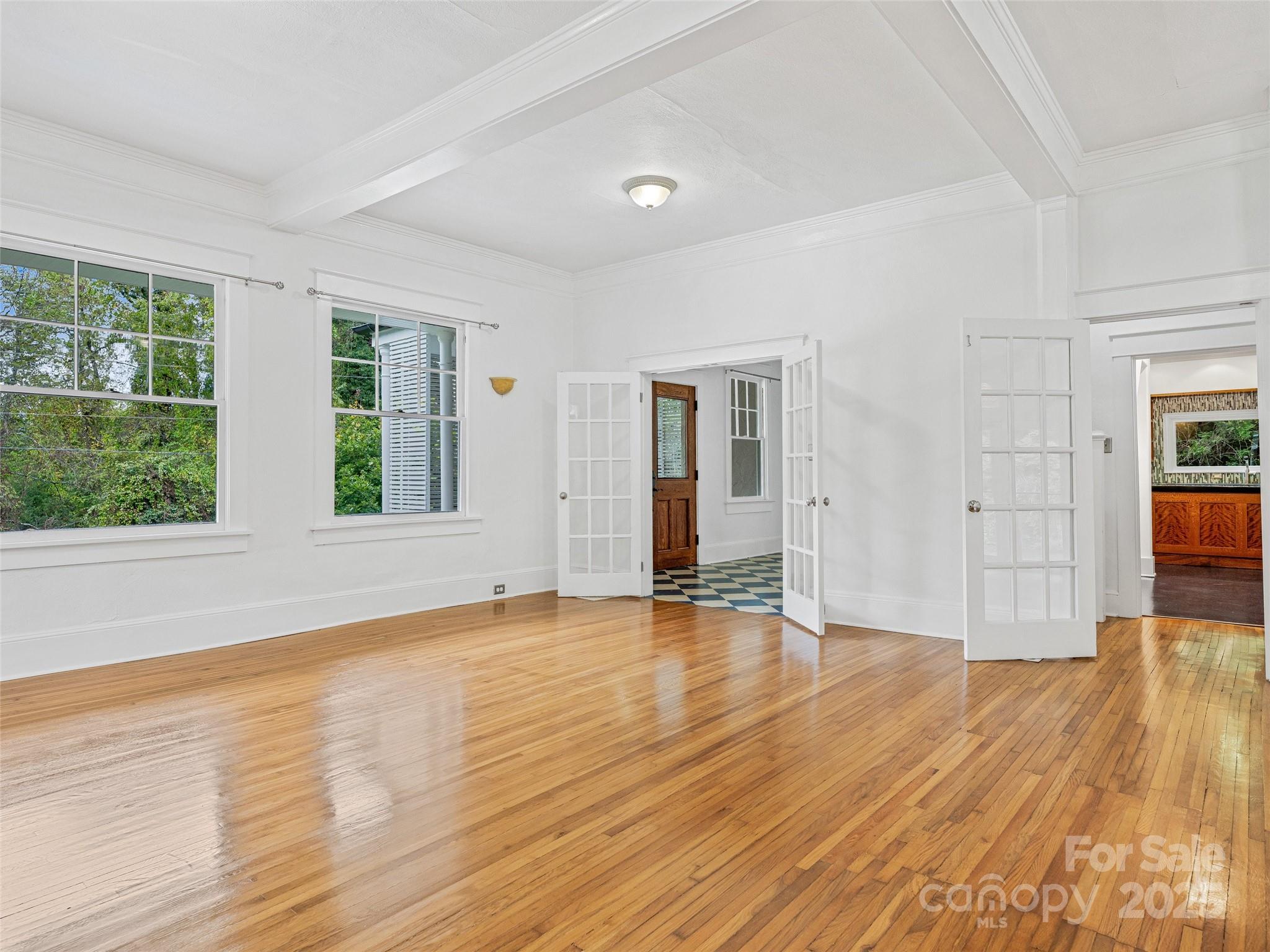 111 Rathfarnham Circle — Asheville