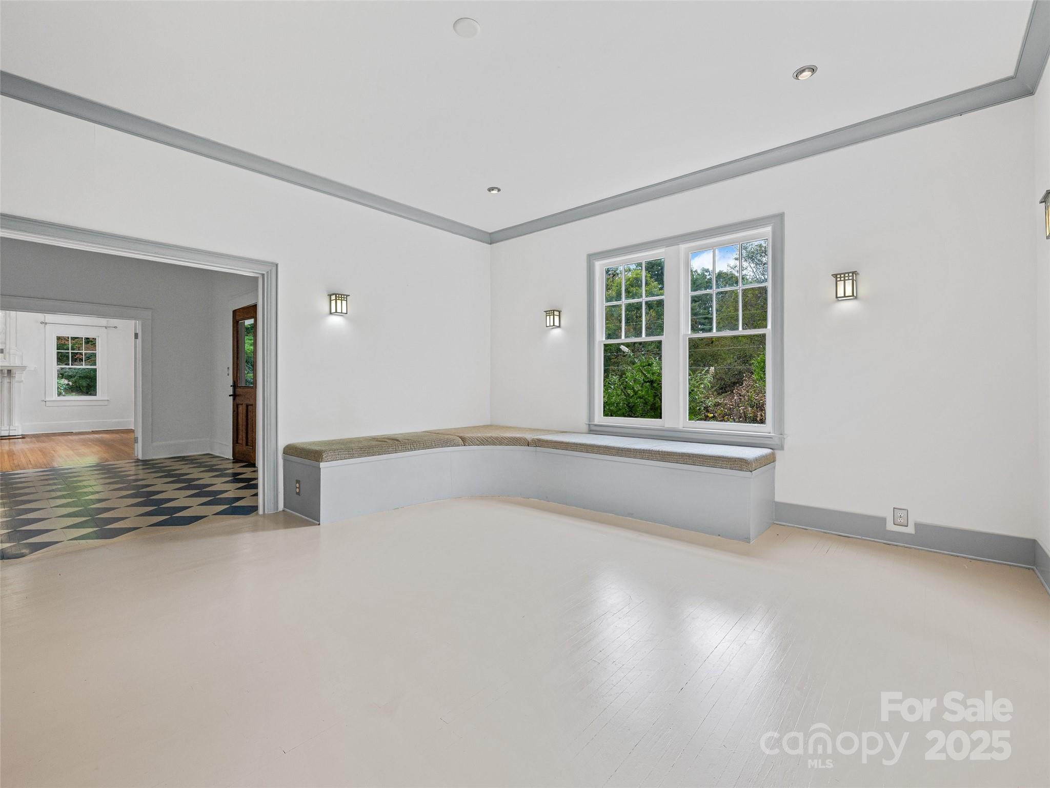 111 Rathfarnham Circle — Asheville