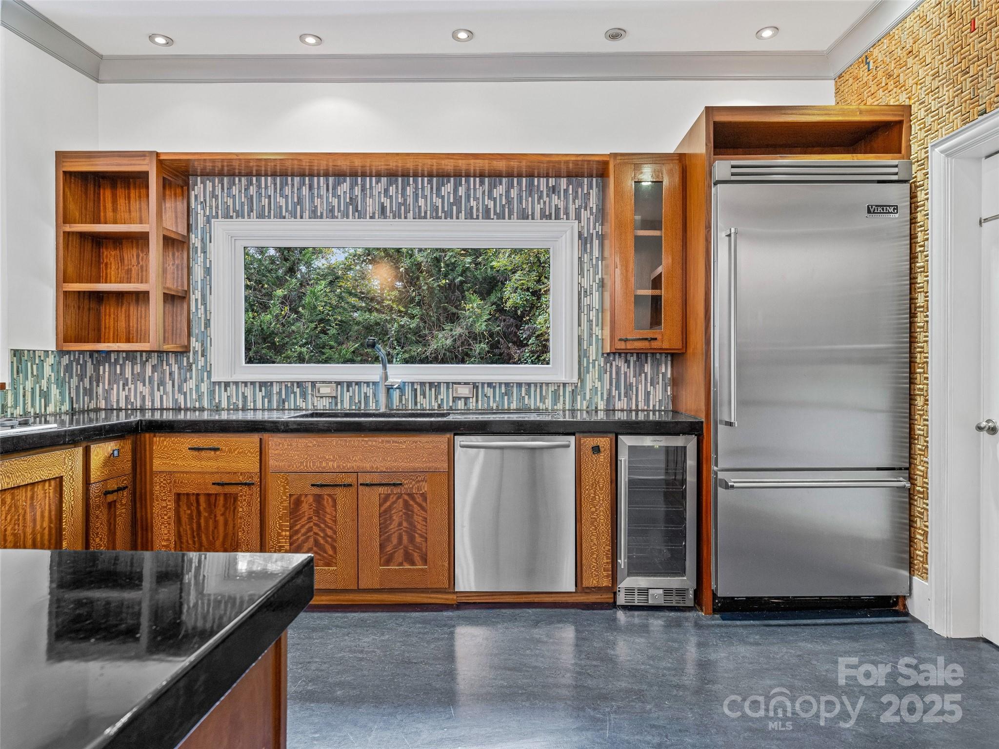 111 Rathfarnham Circle — Asheville