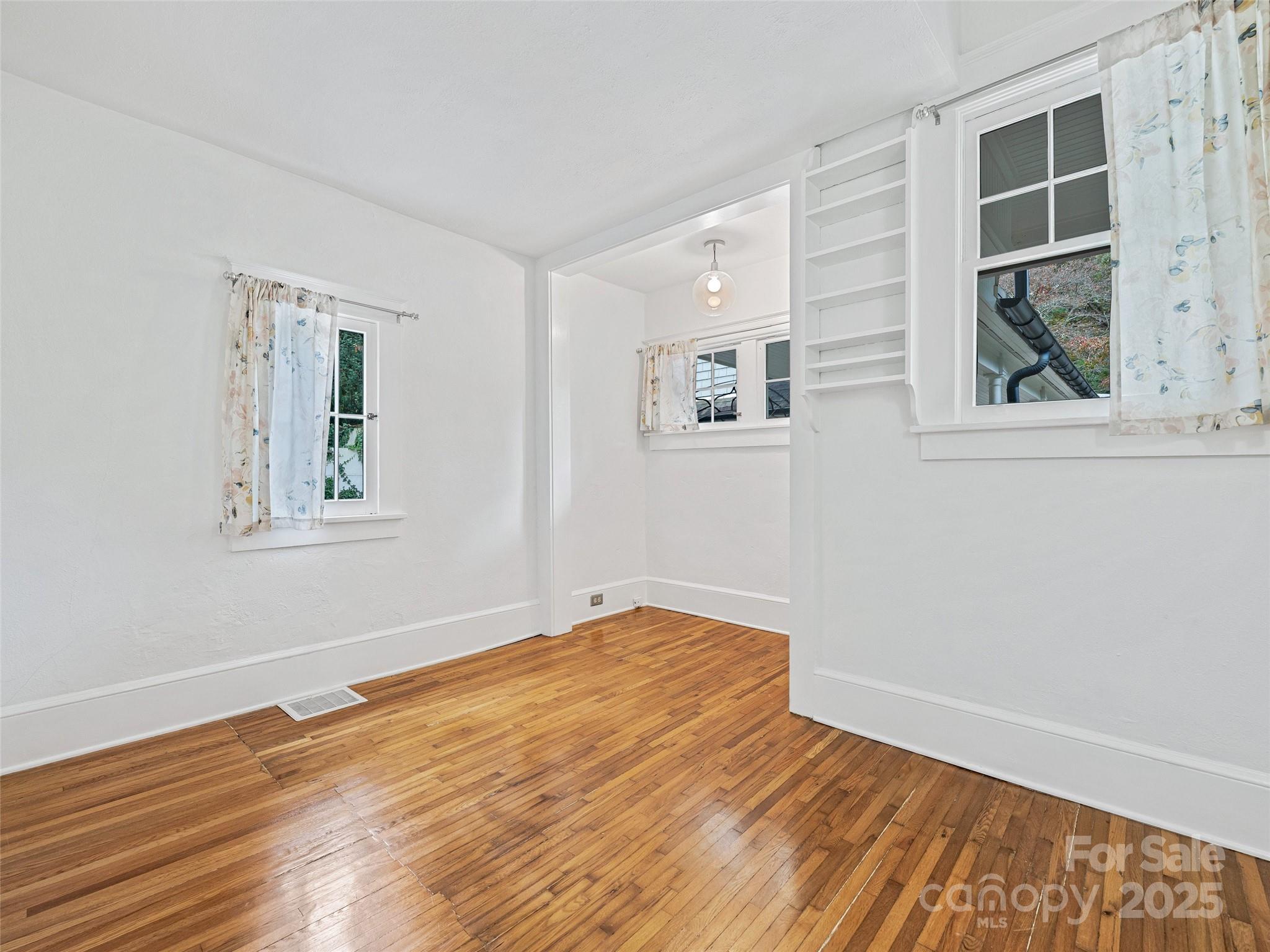 111 Rathfarnham Circle — Asheville