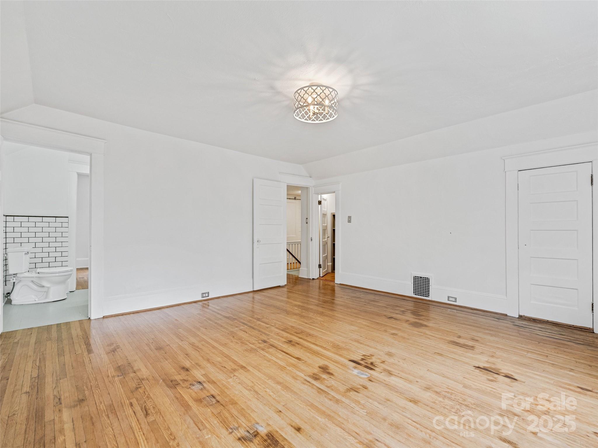 111 Rathfarnham Circle — Asheville