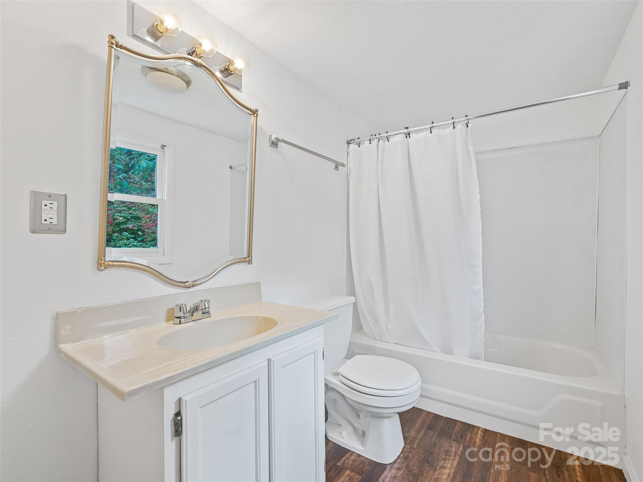 111 Rathfarnham Circle — Asheville