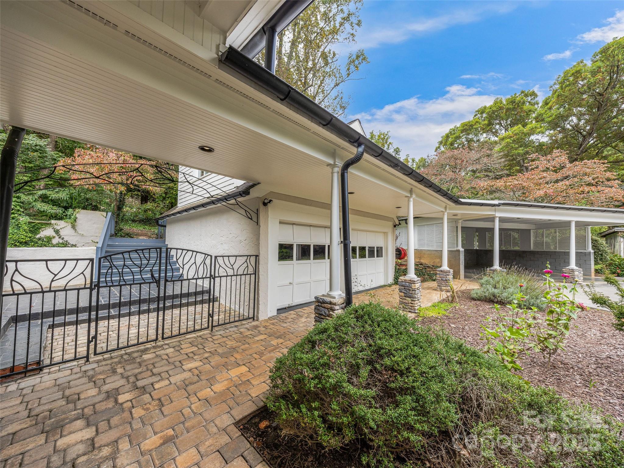 111 Rathfarnham Circle — Asheville