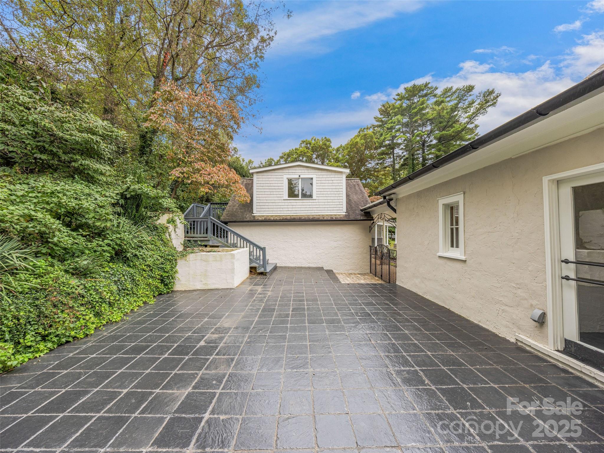 111 Rathfarnham Circle — Asheville
