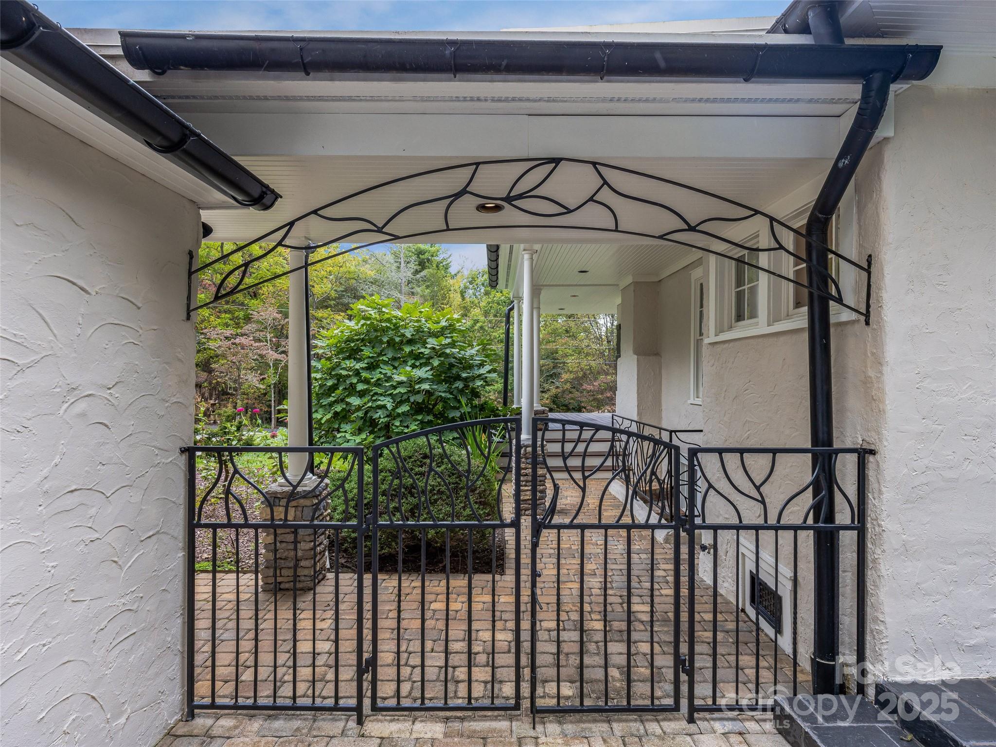 111 Rathfarnham Circle — Asheville