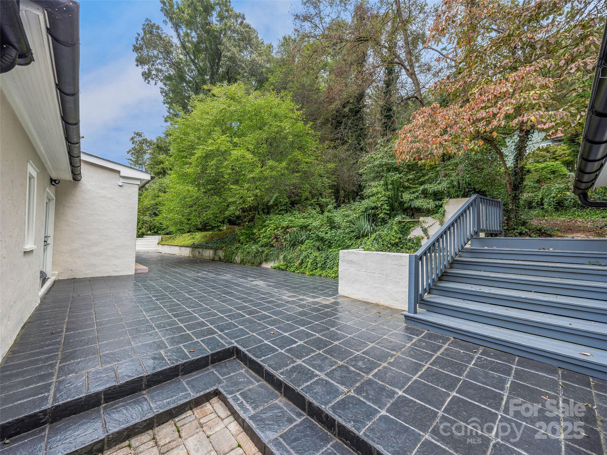 111 Rathfarnham Circle — Asheville