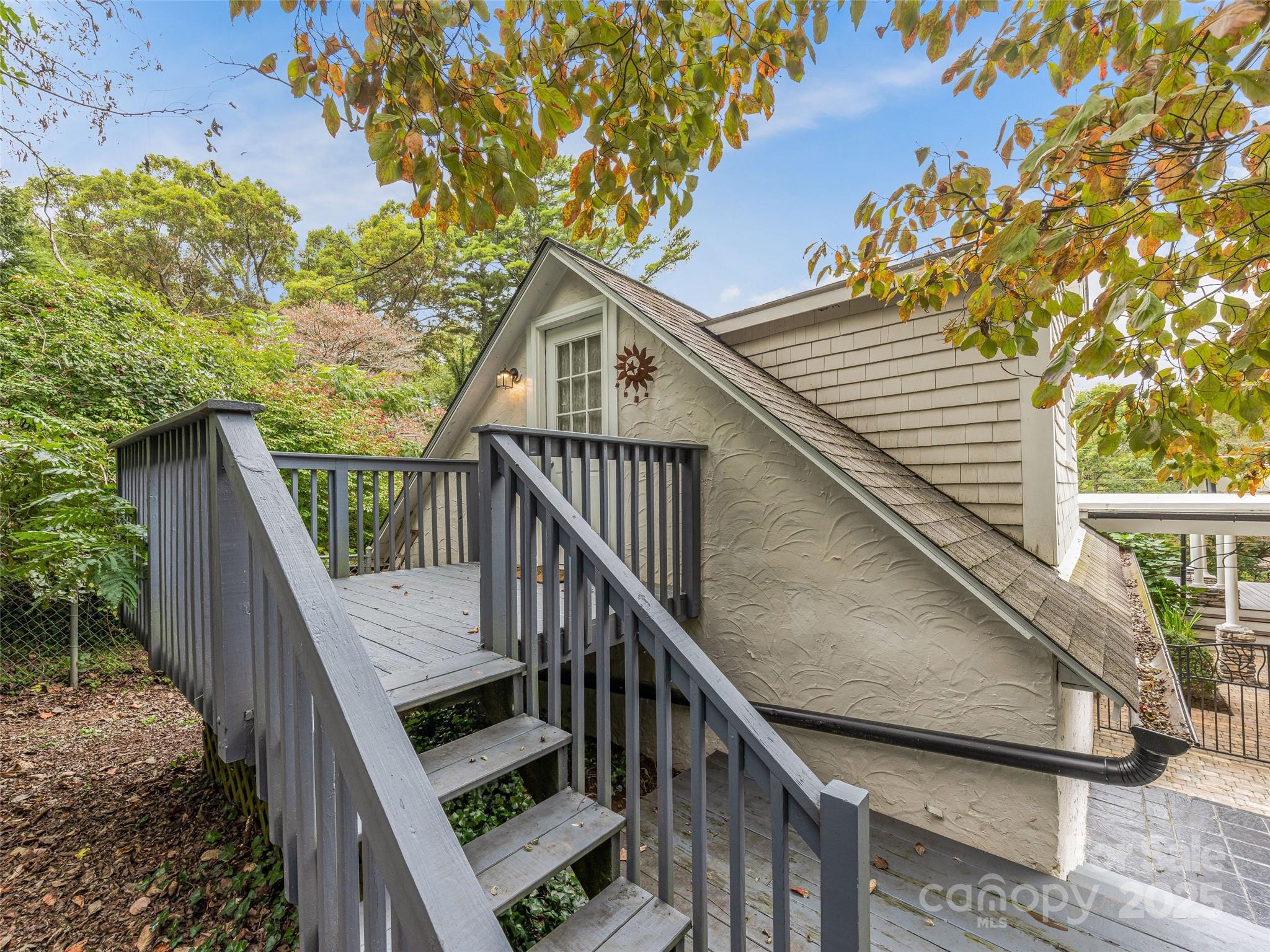 111 Rathfarnham Circle — Asheville